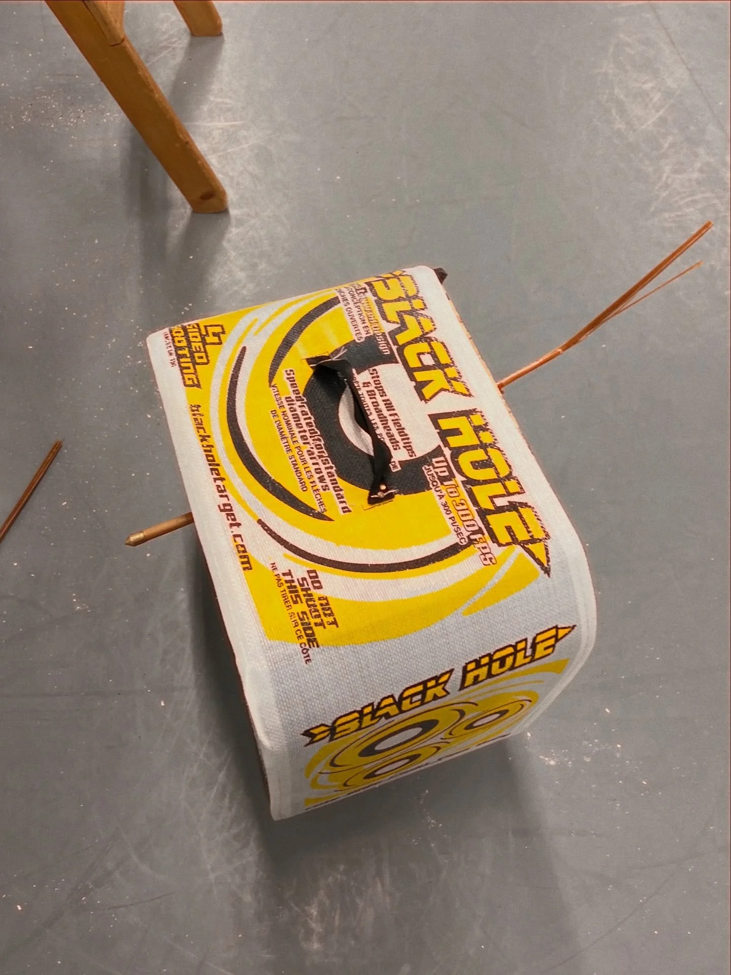 41kg Yumi made by @kanjuro_shibata sensei - put the #ya through the target 🎯 and knocked it off. #kyudo #yumi #弓道 #fullkai