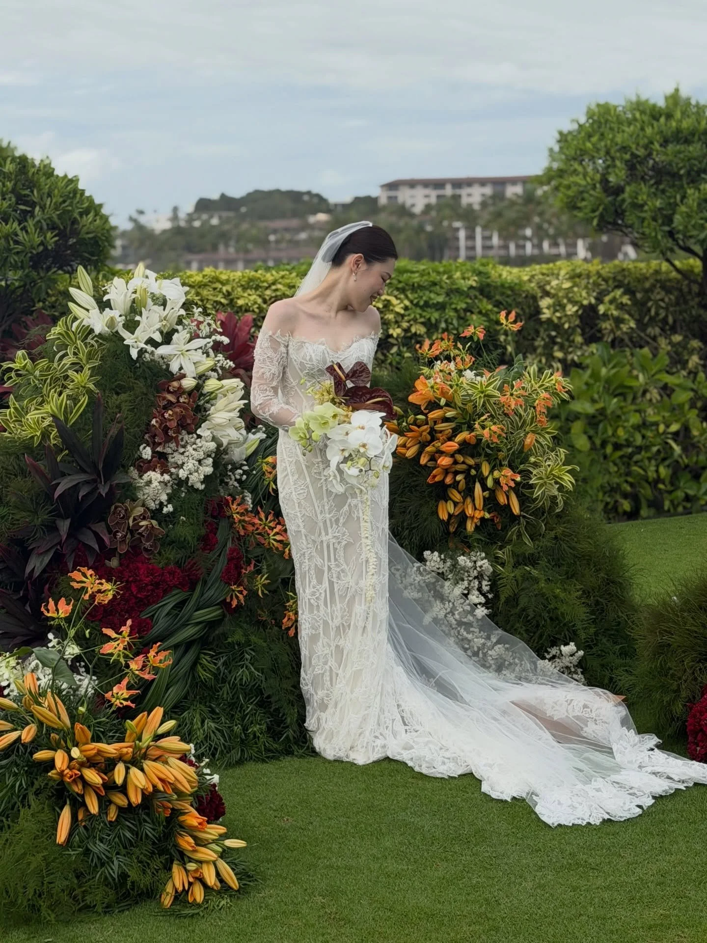E &amp; A 🌴

Planning &amp; Design @mannasunevents 
Venue @fsmauievents 
Floral Design @pond.floralstudio 
Floral Team @lelaquiros @mirandaanitaa_ @waikapu 

Thank you @mayeshsanfrancisco @torchionursery @greenpointnurseries for the gorgeous product