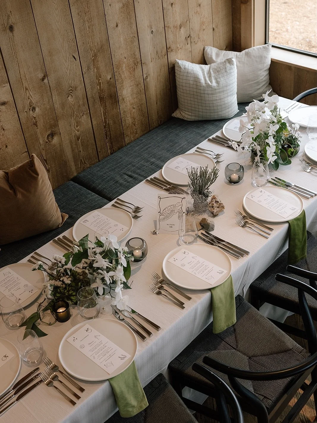 Sea plant inspired tablescape for J &amp; H &mdash; silver brunia and statice as corals, trailing vines as algae, and nodding grasses like little angler fish floating through 🪸

Photography @mashaida.co 
Planning @whiskeyfeatherevents 
Venue @thesea