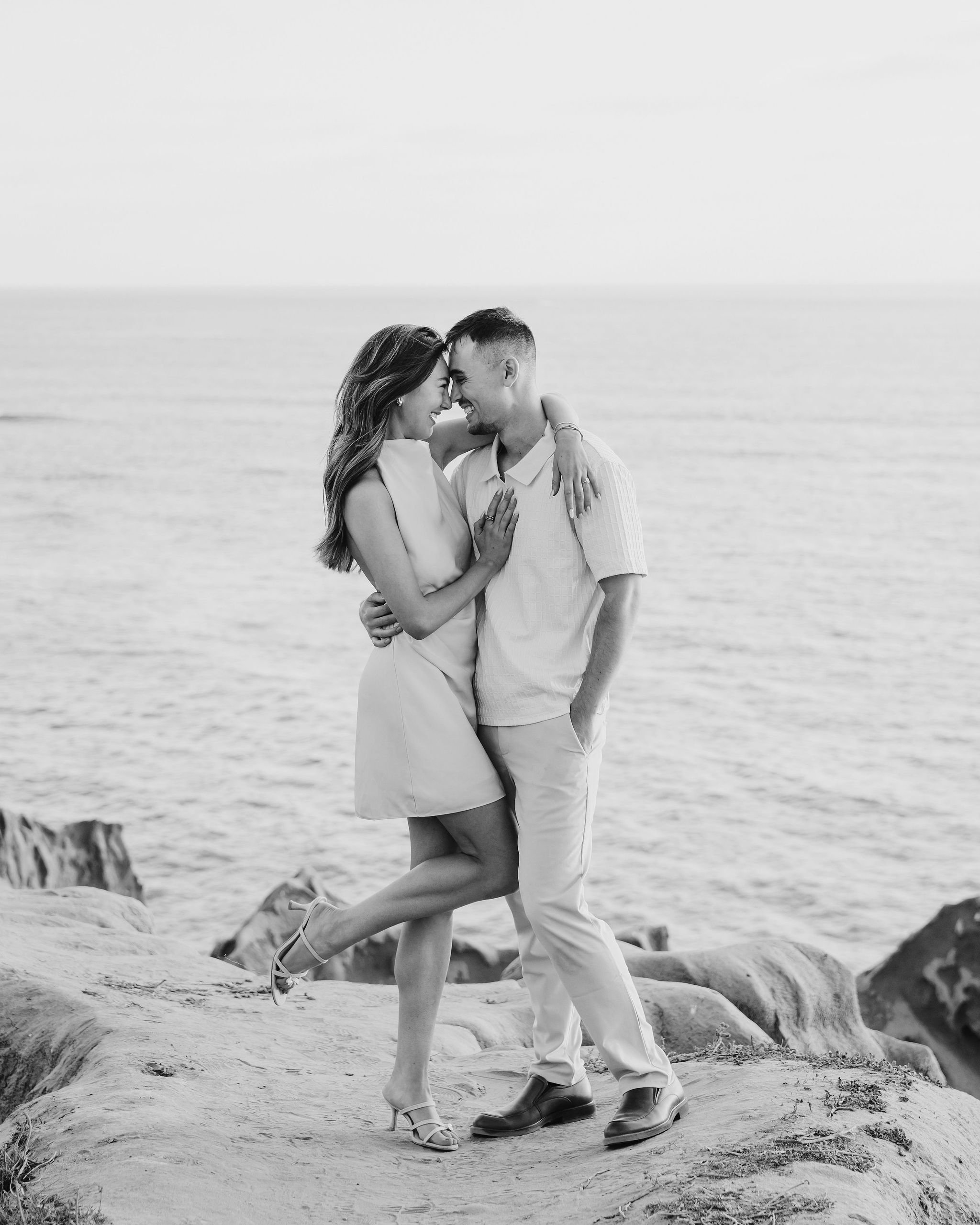 San-Diego-Couples-Photographer-Engagment-Proposal-Photography-Sunset-Cliffs-2025-Mallory-Kessel-Photo-01165bw.jpg