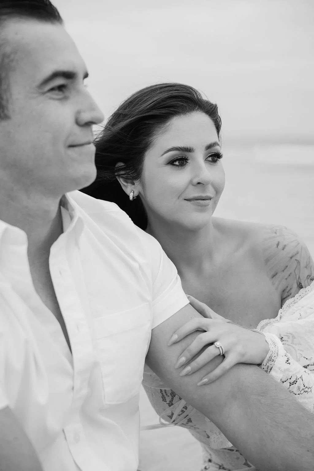 bwSan-Diego-Couples-Photographer-Beach-Anniversary-Portraits-Coronado-2026-Mallory-Kessel-Photo-206016.jpg
