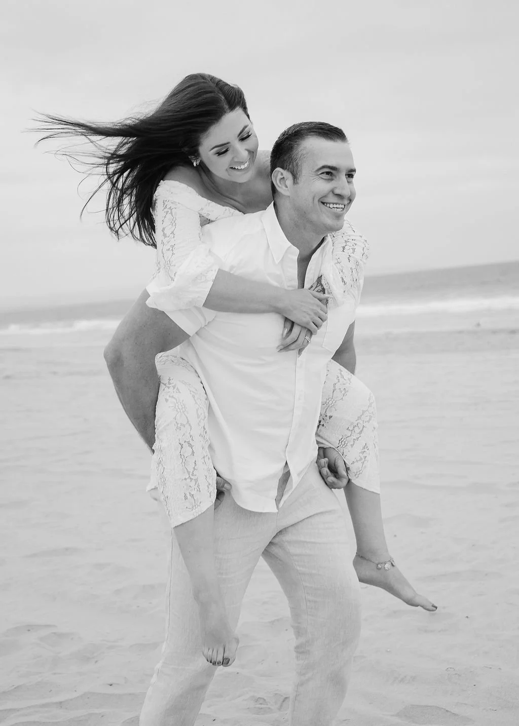 bwSan-Diego-Couples-Photographer-Beach-Anniversary-Portraits-Coronado-2026-Mallory-Kessel-Photo-206075.jpg