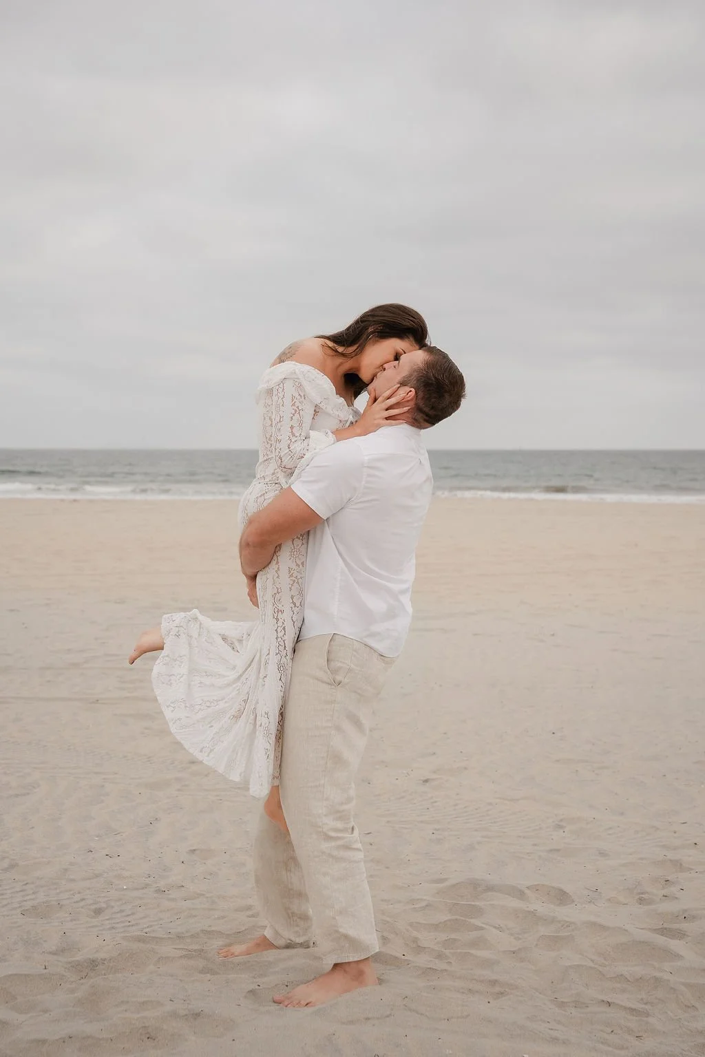 San-Diego-Couples-Photographer-Beach-Anniversary-Portraits-Coronado-2026-Mallory-Kessel-Photo-205882-3.jpg