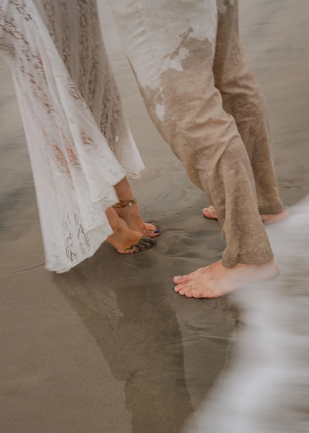 San-Diego-Couples-Photographer-Beach-Anniversary-Portraits-Coronado-2026-Mallory-Kessel-Photo-206504.jpg