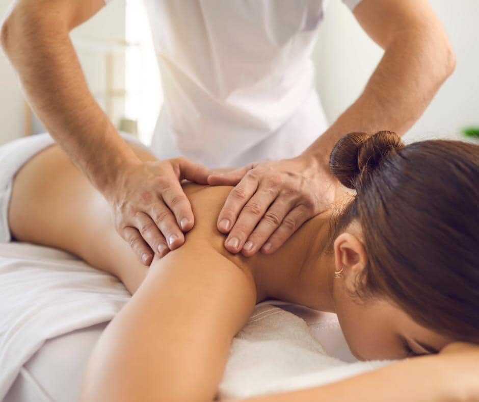 Massage is important as it not only relieves stress and tension in the body, but also promotes overall well-being by improving blood circulation, reducing pain, enhancing immune function, and promoting restful sleep.
#massagetherapy #chiropractic