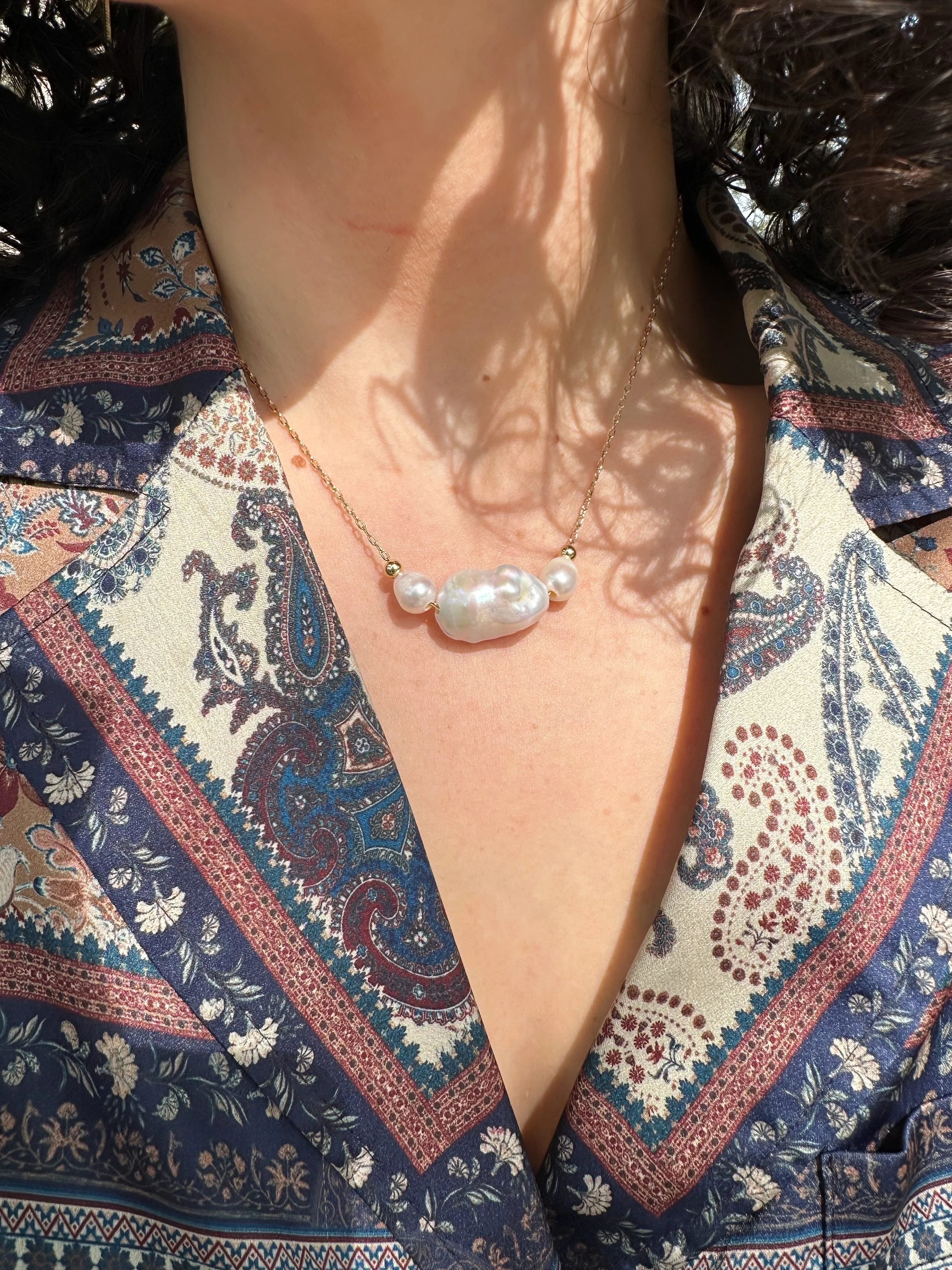 mon-ete-studio-the-simone-necklace-gold-pearl-4.jpg