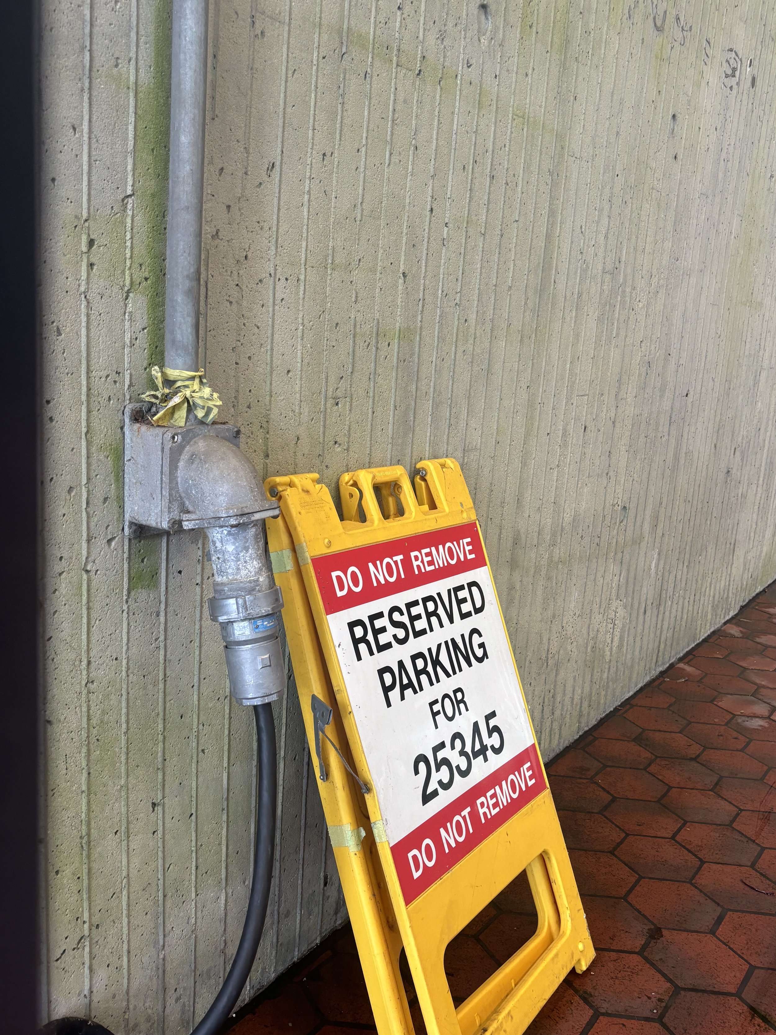 THE GENERATOR POWER CABLE (VERY HIGH VOLTAGE) GOING INTO THE METRO STATION