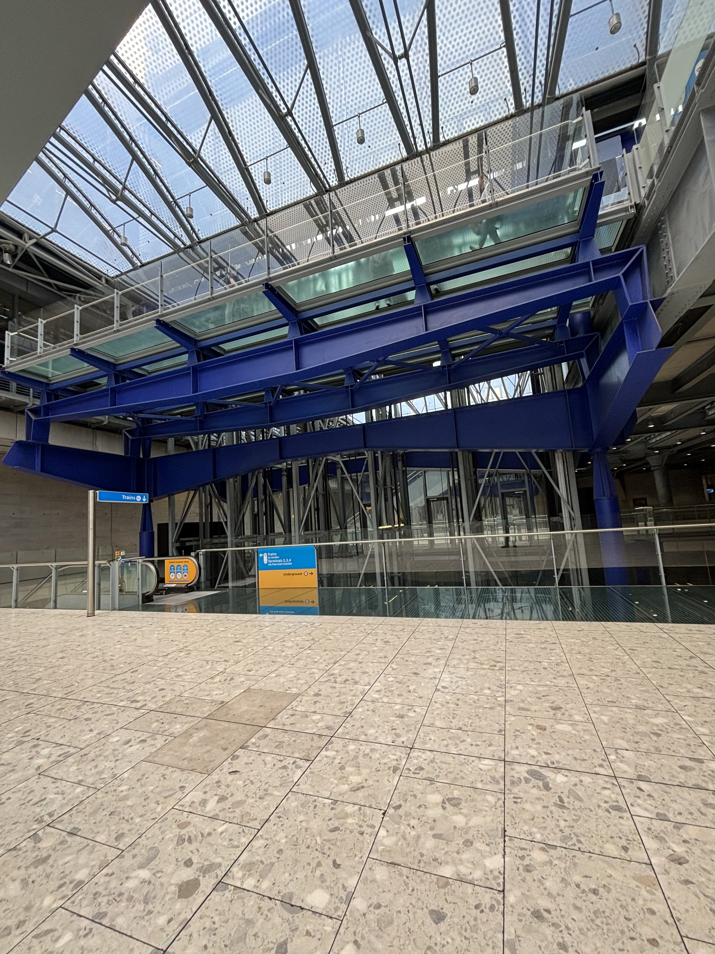 ANOTHER EXAMPLE OF A SUPPORTING BLUE STRUCTURE HAVING TO ASSIST IN HOLDING UP THE ROOF AREA. AQUAMATED 'CONCRETE' IS SEEMINGLY BEING USED ACROSS THE WORLD. WITH THIS IN MIND - IT WILL SURELY START TO COLLAPSE SHORTLY WITH HORRIFIC CIRCUMSTANCES
