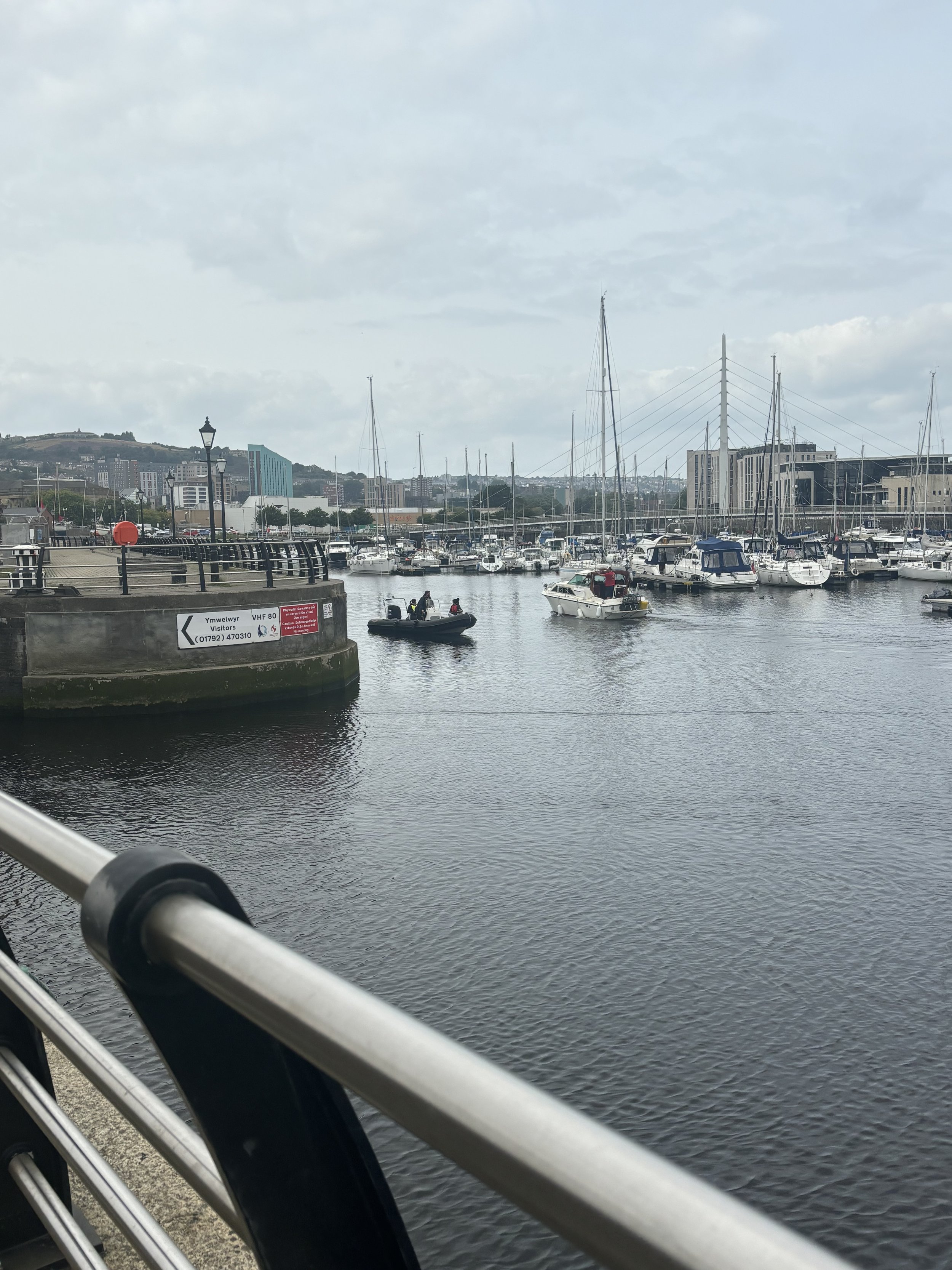 MANY BOATS / SHIPS APPEARED WITHIN MINUTES OF THESE PHOTOGRAPHS BEING TAKEN.