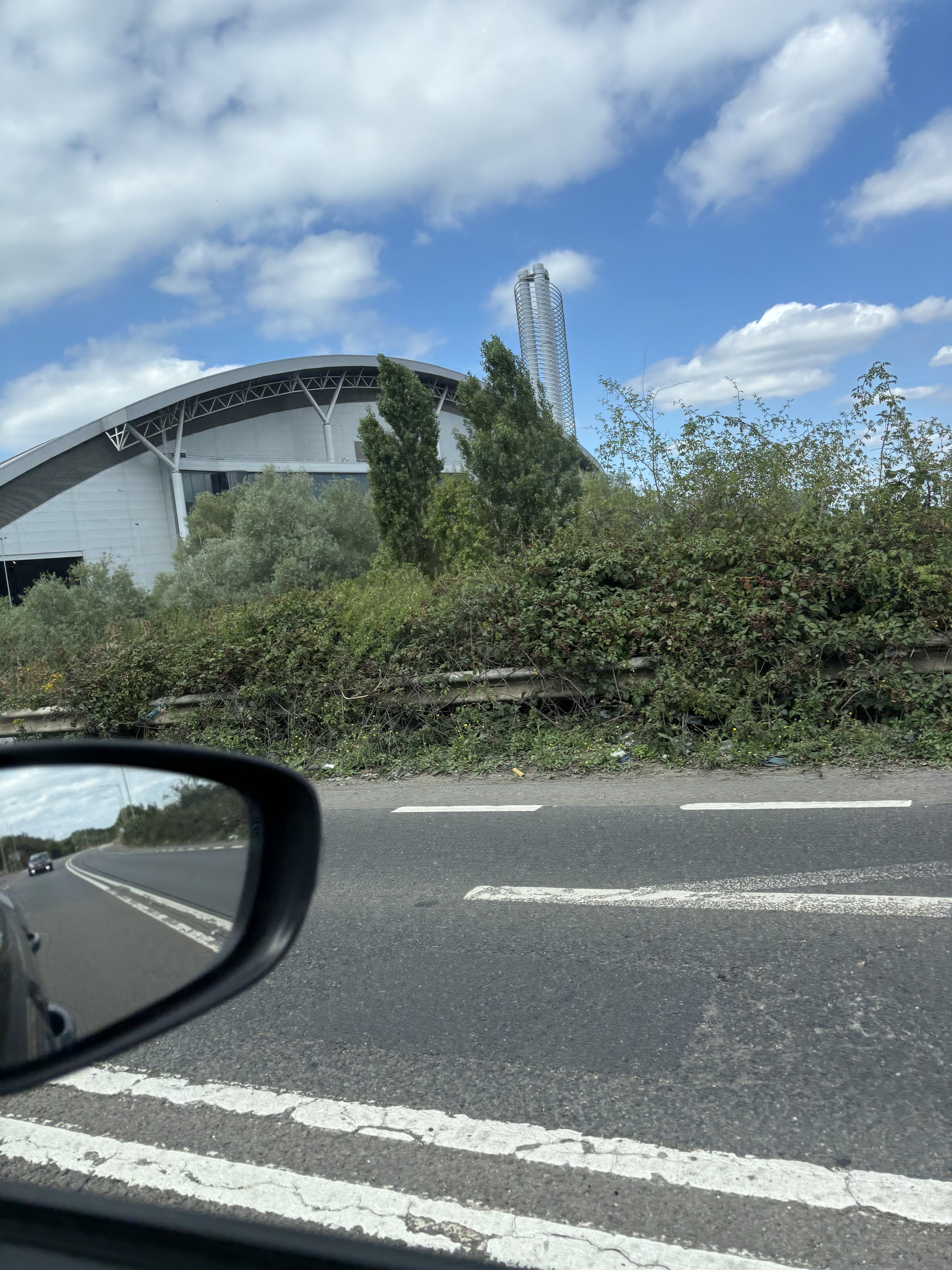 JUST OUTSIDE THE HEATHROW PERIMETER IS A LARGE GENERIC FACILITY WITH A LARGE CHIMNEY AND IT FITS THE AQUAMATION FACILITY FORMAT PRECISELY. IDEALLY SITUATED NEXT TO THE AIRPORTS