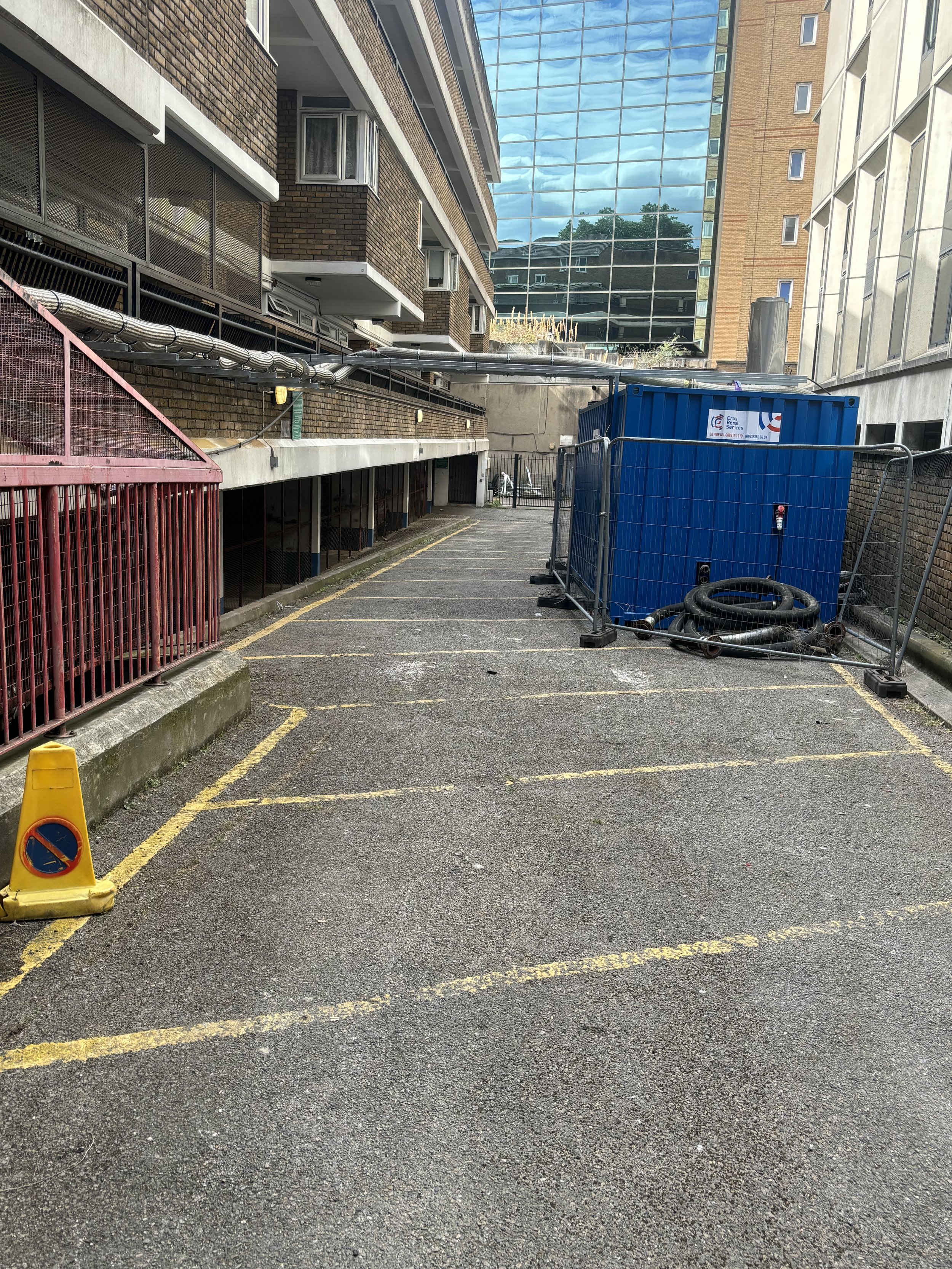 COVENT GARDEN. OUTSIDE THERE IS A HUGE NUMBER OF ELECTRICITY GOING DIRECTLY INTO THE BLUE CONTAINER AND ALSO A CHIMNEY. AQUAMATION REQUIRES A HUGH AMOUNT OF ELECTRICITY