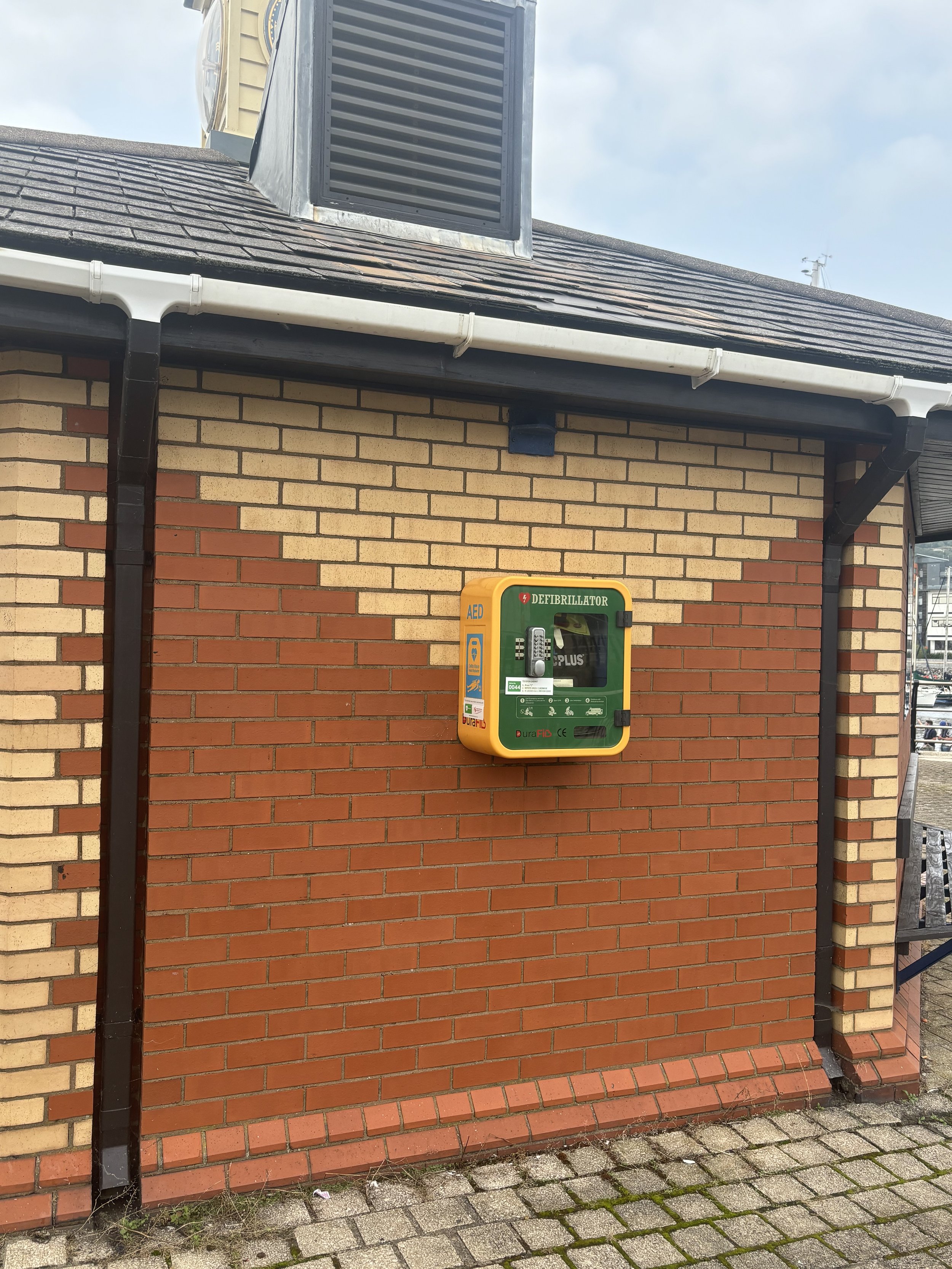 IS THIS DEFIBRILLATOR A WAY IN SUBTLY MAKING PEOPLE THINK THE TOILETS ARE HARMLESS / THE OWNERS WANT YOU TO THINK THEY ARE HELPING YOU. AS OPPOSED TO IF AQUAMATION WAS OCCURING THERE