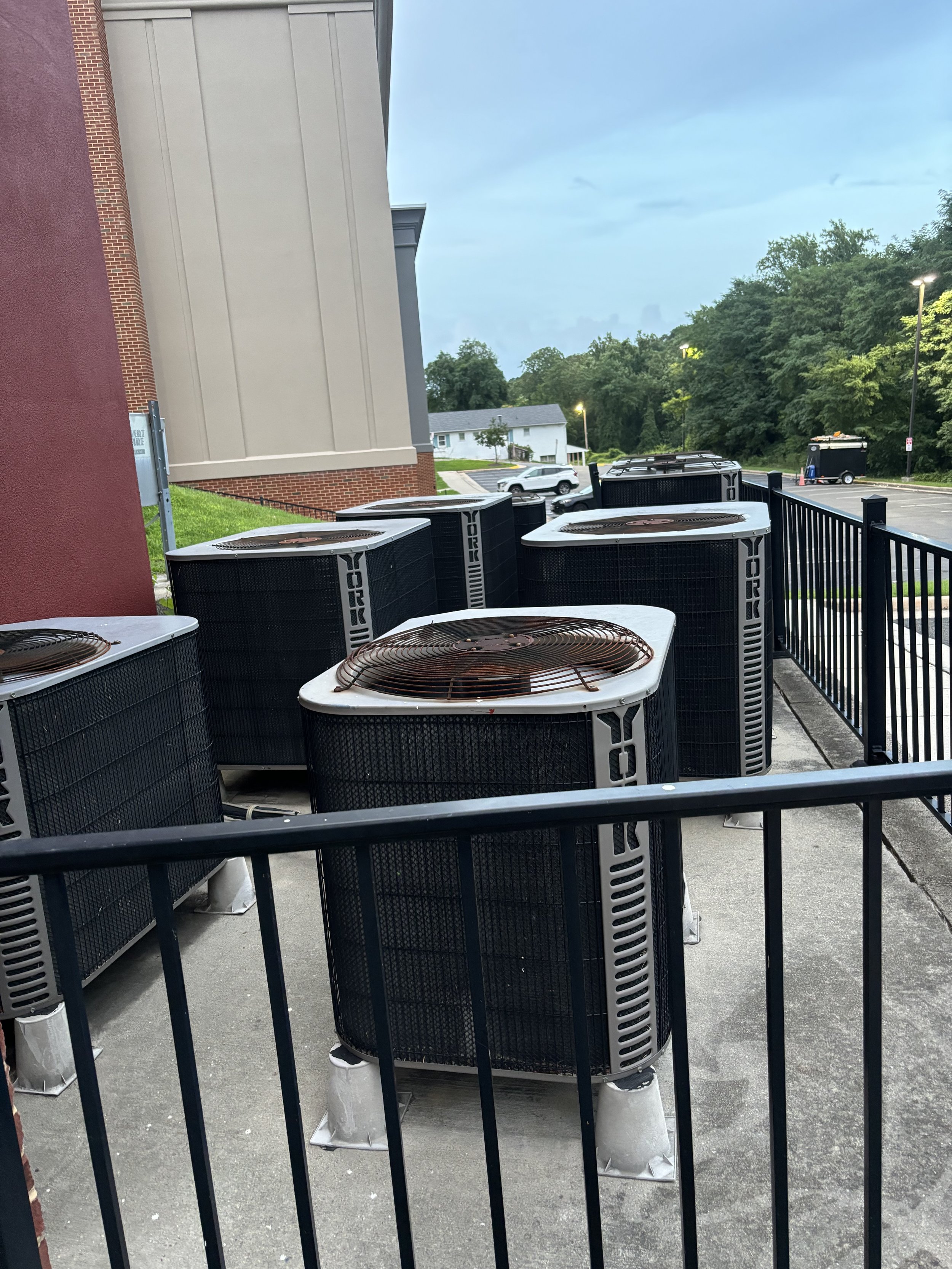 THESE BOXES CAN PROVIDE BOTH HEATING (AQUAMATION) AND COOLING (TO KEEP THE ROOM COOL) FUNCTIONS. BODIES NEED TO BE KEPT COOL PRIOR TO AQUAMATION OTHERWISE THEY WILL SMELL