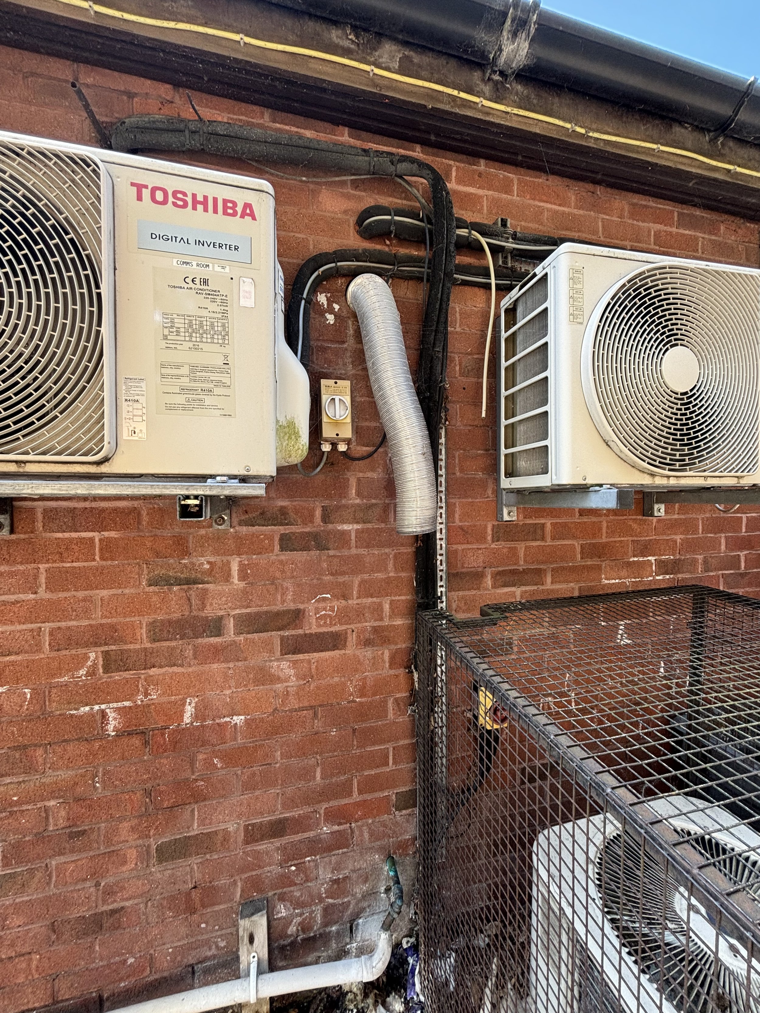 A CLOSE UP OF THE DIGITAL INVERTER (WHICH CAN PUSH AND PULL THE AIR CURRENT)