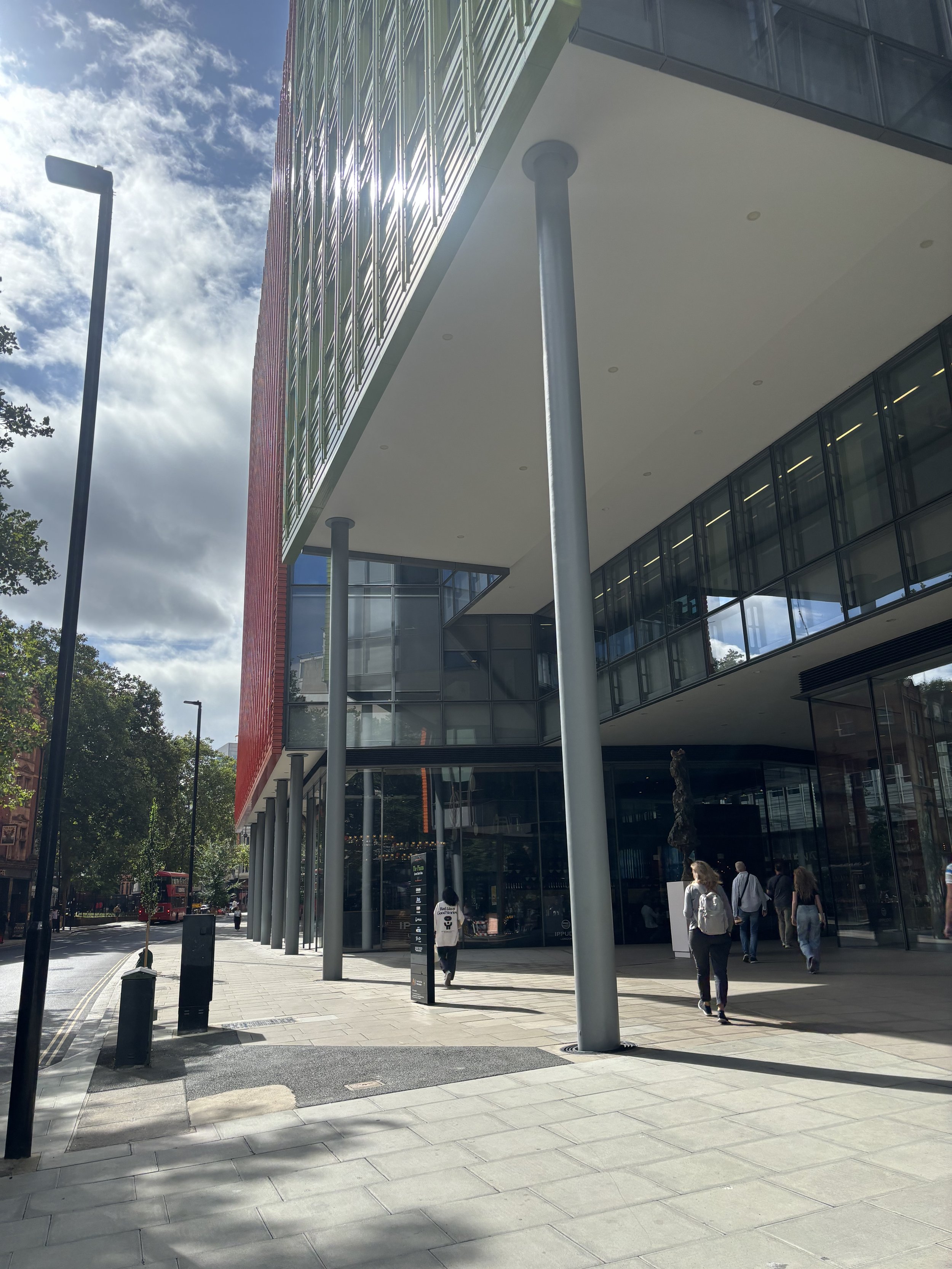 HIGH HOLBORN. ONCE AGAIN, TUBES ARE USED IN THE BUILDING DESIGN. AQUAMATION WOULD LOVE TO HAVE ALL WASTE LIQUIDS FLOW DIRECTLY INTO THE PIPES AND THEN DOWNWARDS. AN EXAMPLE OF A NEW TYPE OF AQUAMATION FACILITY WITH BUILT-IN MECHANISMS