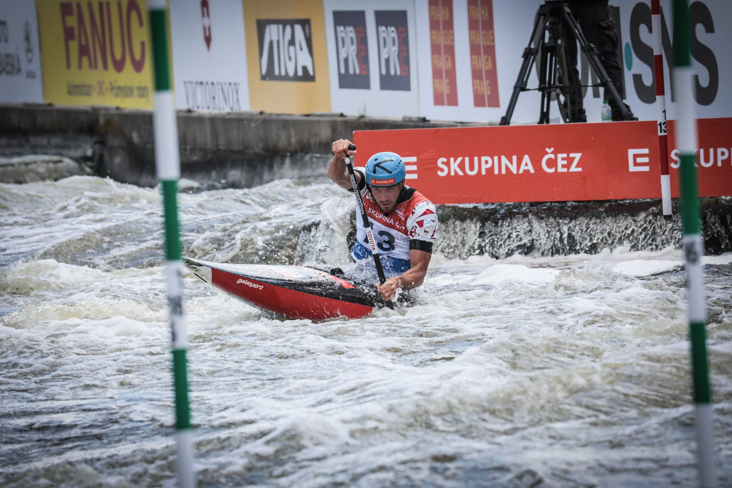 Rohan bere z pražského závodu Světového poháru třetí místo