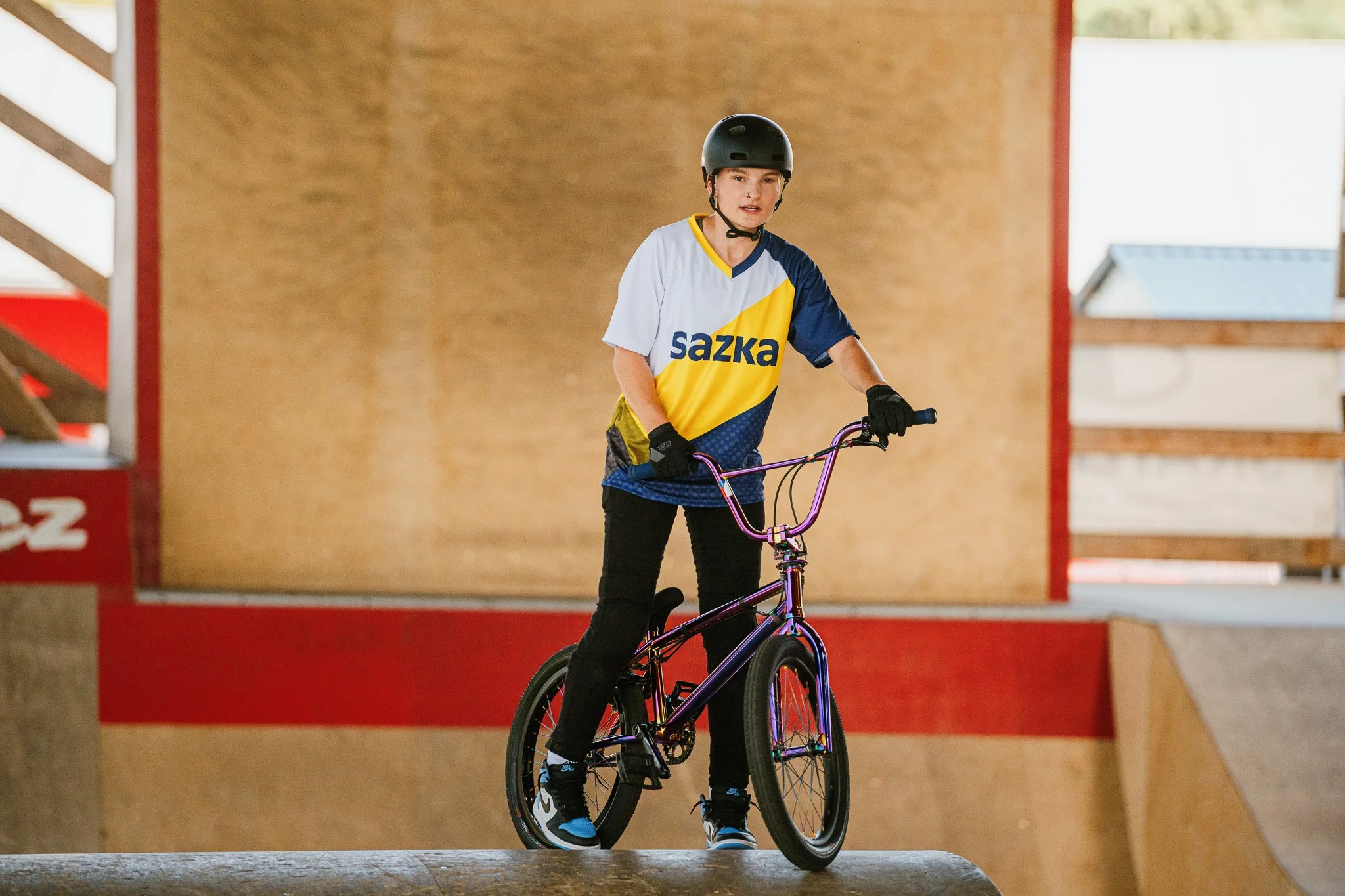 Náročný měsíc Miculyčové. Nejdříve řidičák a poté tři týdny na cestách