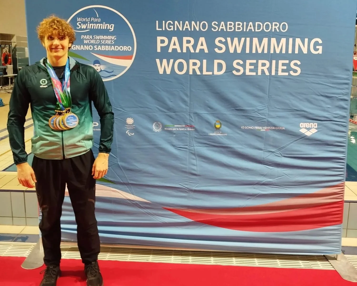 Tři rekordní zápisy a šest medailí. paraplavec Kratochvíl zazářil na úvod sezony v Lignanu