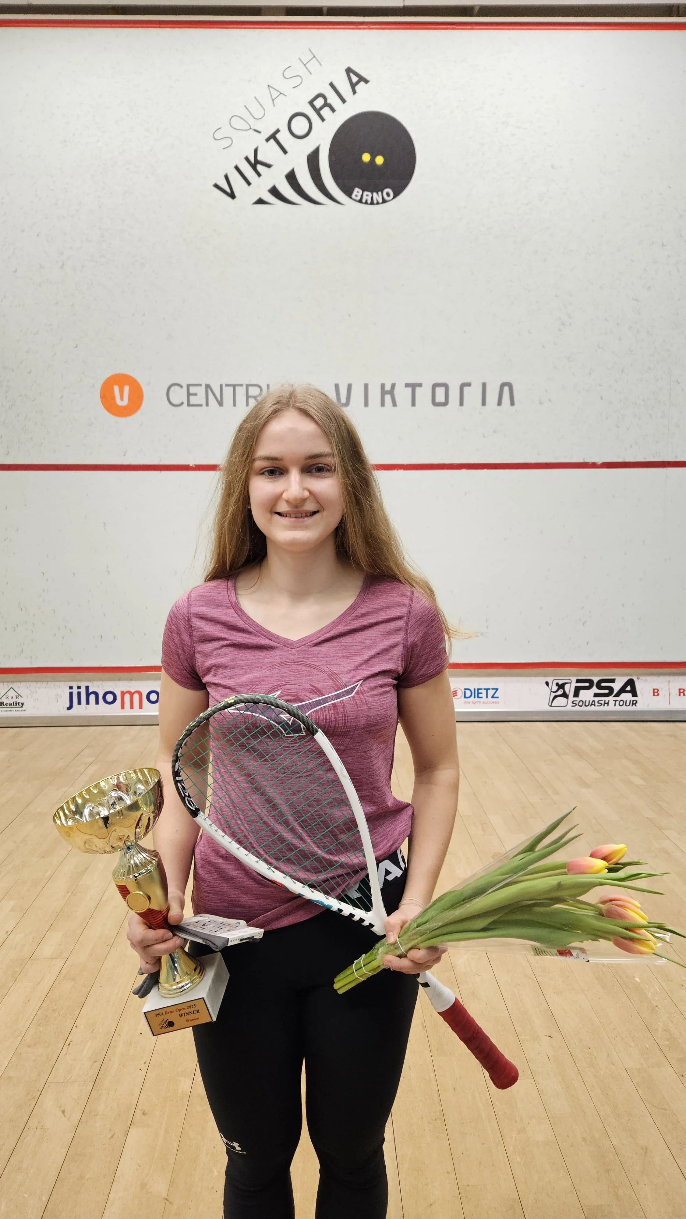 Kája po svém prvním vítězství na PSA Squash Tour