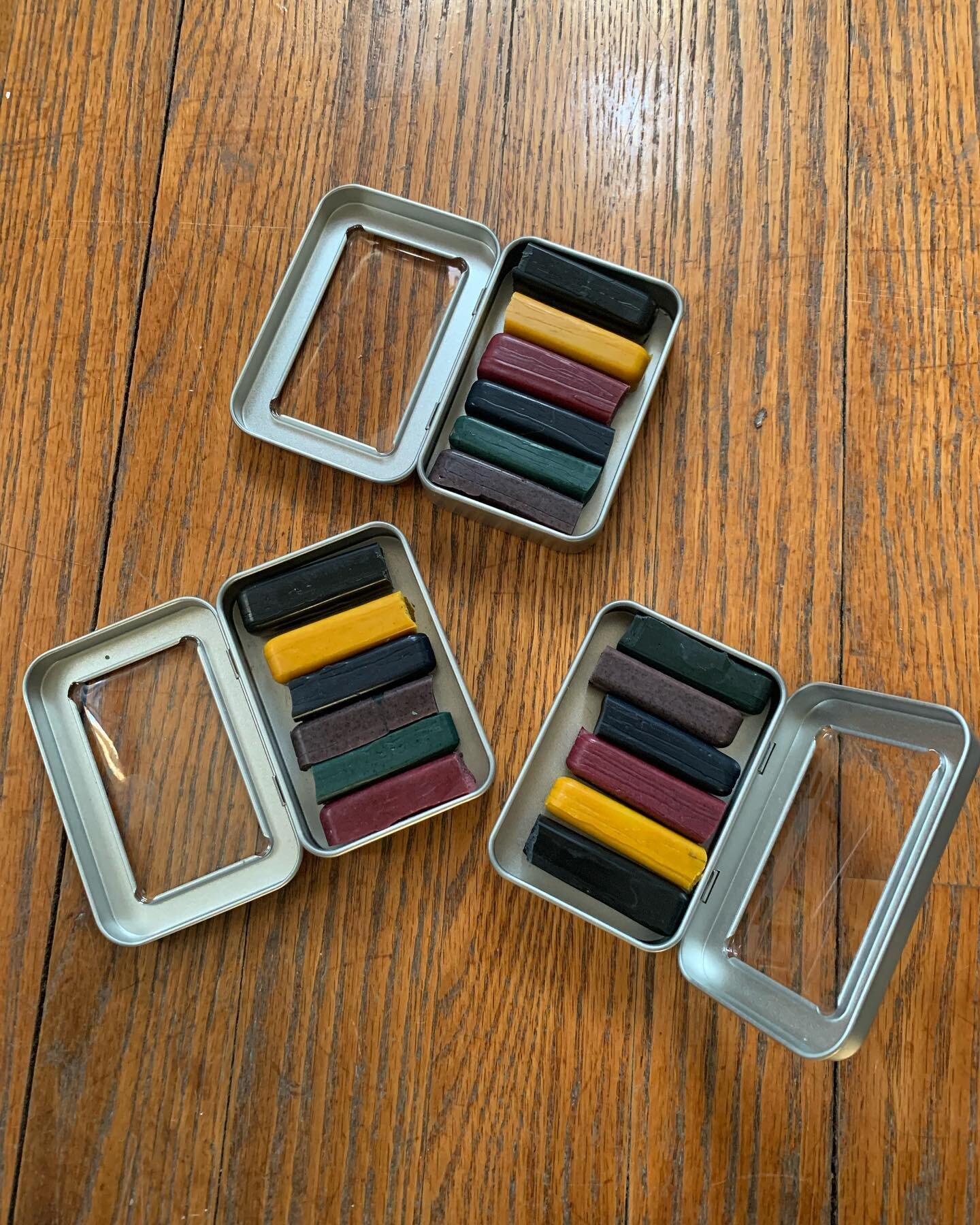Selling these mini beeswax crayons at @rivervalleyguild Airborne Art event at @reasonandruckus this Saturday! 
.
These minis were specially made for event and some samples will be available to try out! 
.
Available in the pack:

Blue/Purple: Indigo
G