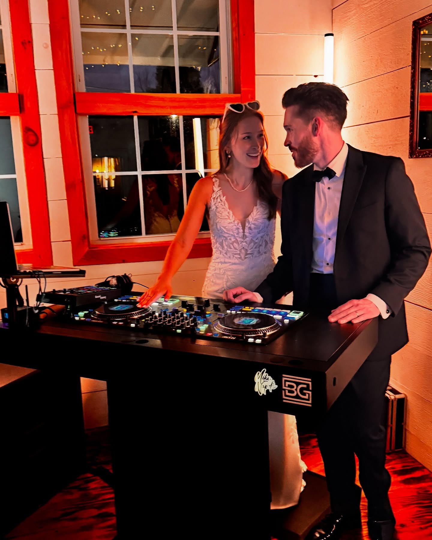 DJ Got Us Falling In Love Again ❤️ 

&bull;
&bull;
&bull;
&bull;
#bride #groom #wedding #dj #weddingdj #catskillsny #dancefloor #dancing #engaged💍 #djmikenapoli #funwedding #albanyweddingdj #saratogaweddingdj