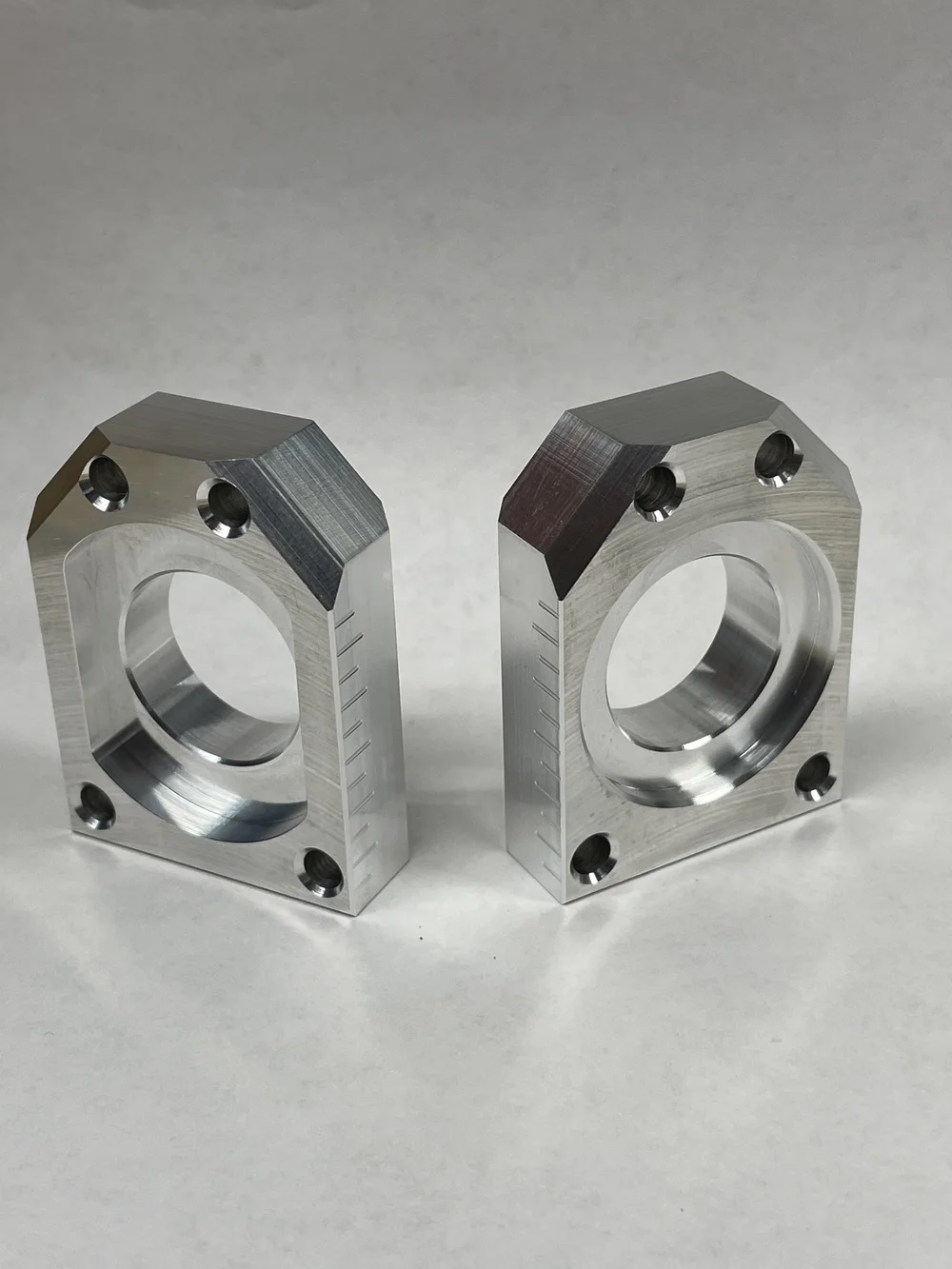 2SM Billet Axle Blocks 02-25 Yamaha YZ125/YZ250 — 2SM Performance