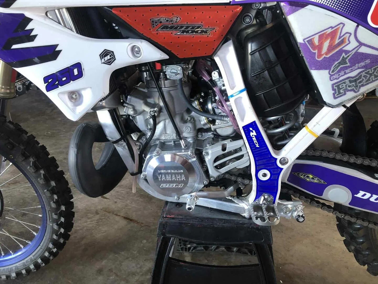 Another happy customer @stephenjwmclaine with his fresh new 2SM Performance YZ250 billet cover set that is custom engraved with his logo on both clutch and ignition covers. Maybe we need to make billet sprocket covers next? 🤷🏻&zwj;♂️

#2SM #Yamaha 