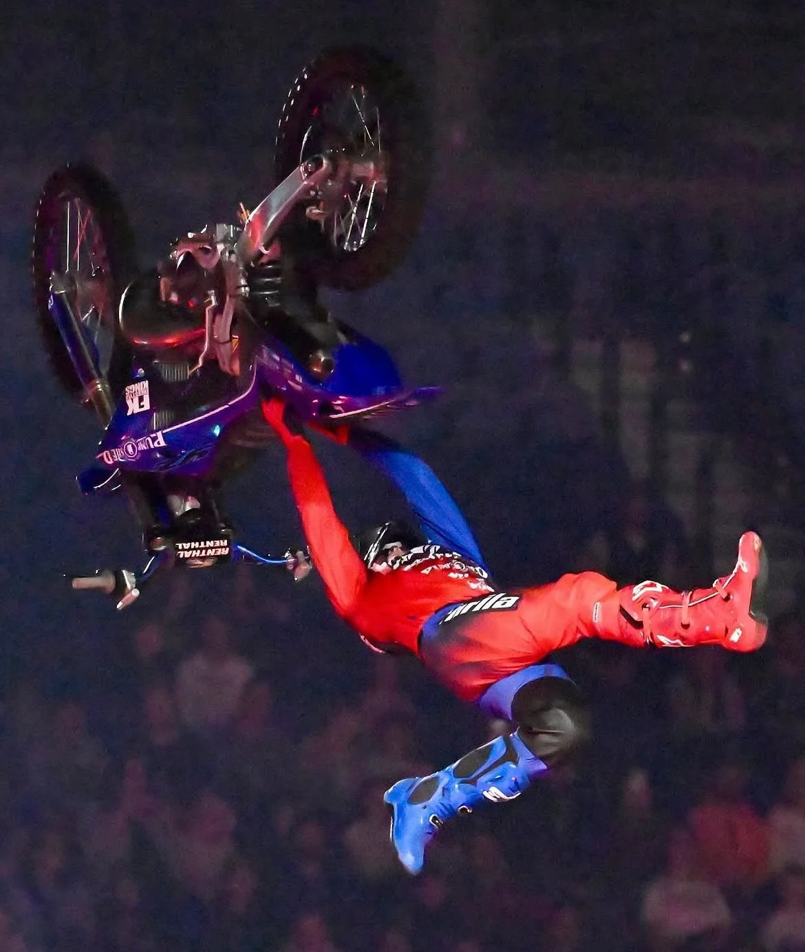@callumshawfmx running his @2smperformance billet axle blocks on his #YZ250 while absolutely dominating on the @freestylekings #FK 2025 Australian stadium tour! 👊🏻
Buy your set today on our website! www.2SMperformance.com

#2SMperformance #2StrokeM