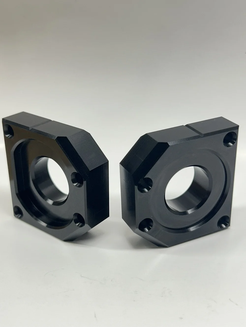 CB ハイウェイバー　ツイスト 2SM Performance Billet Axle Blocks for 94-97 Honda CR125 + 94-96