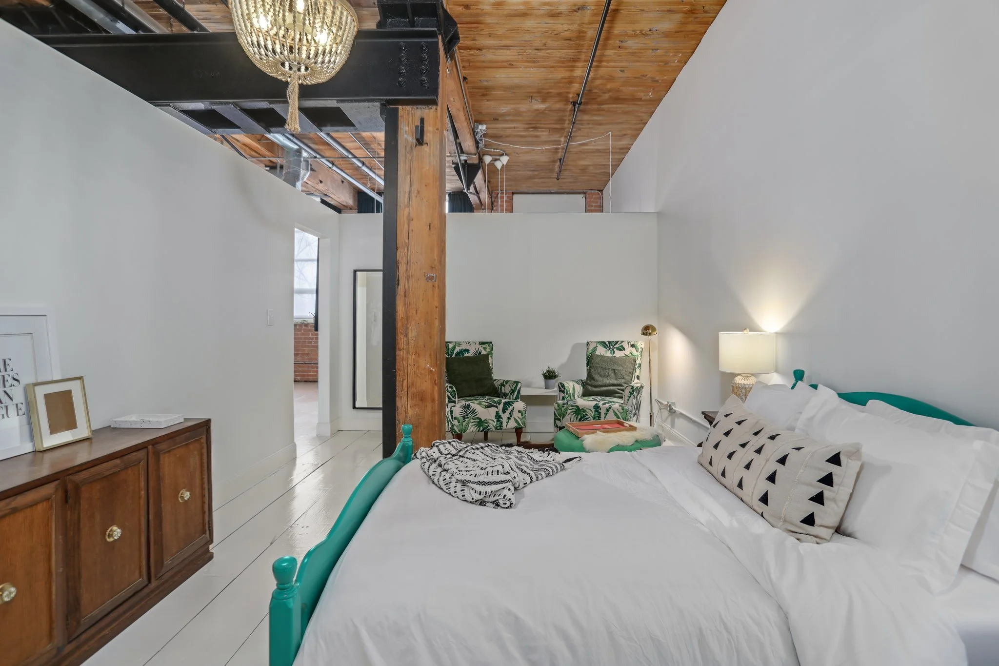 14-web-or-mls-227 Iron Street Detroit0014.jpg