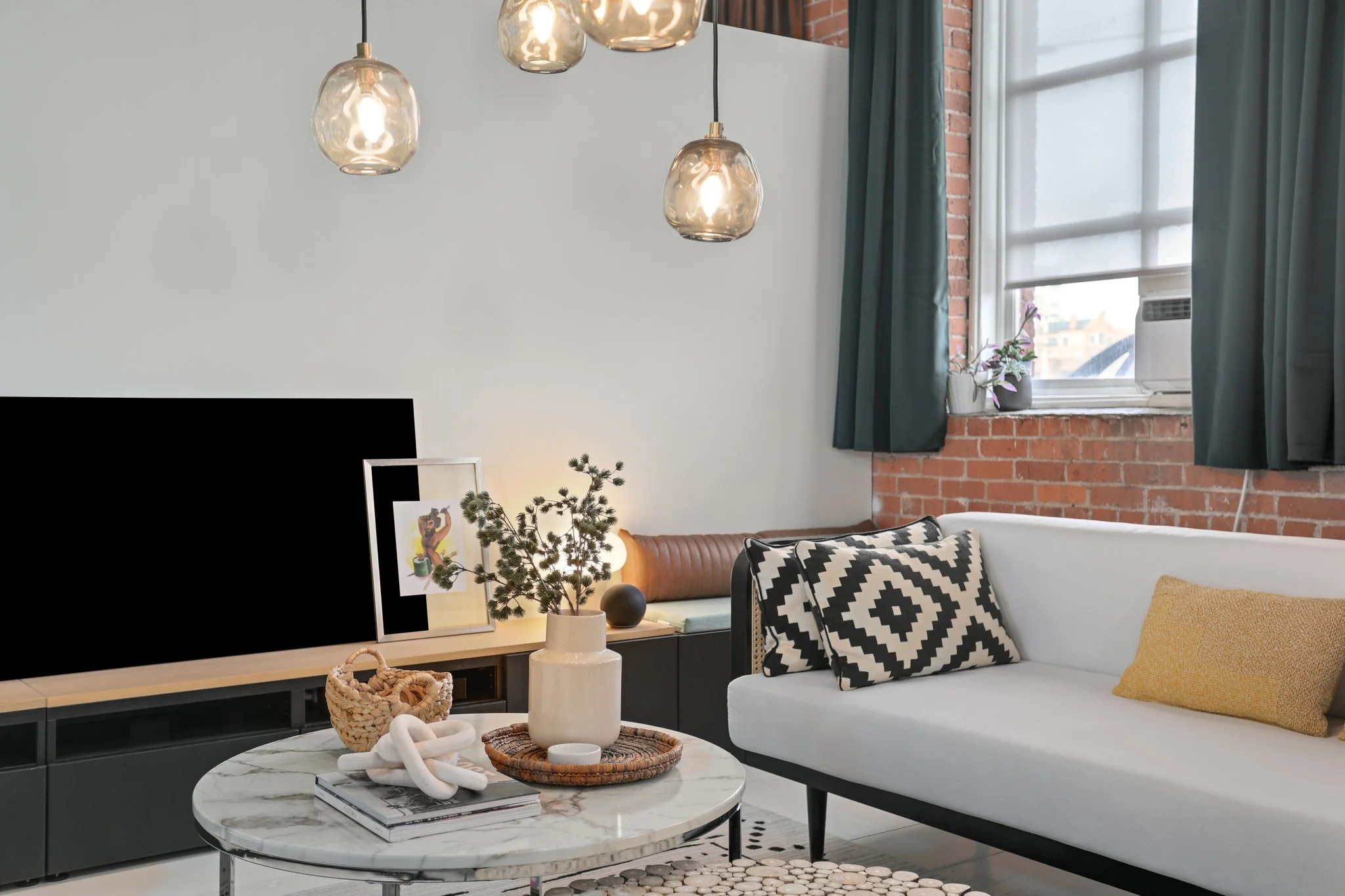 19-web-or-mls-227 Iron Street Detroit0019.jpg