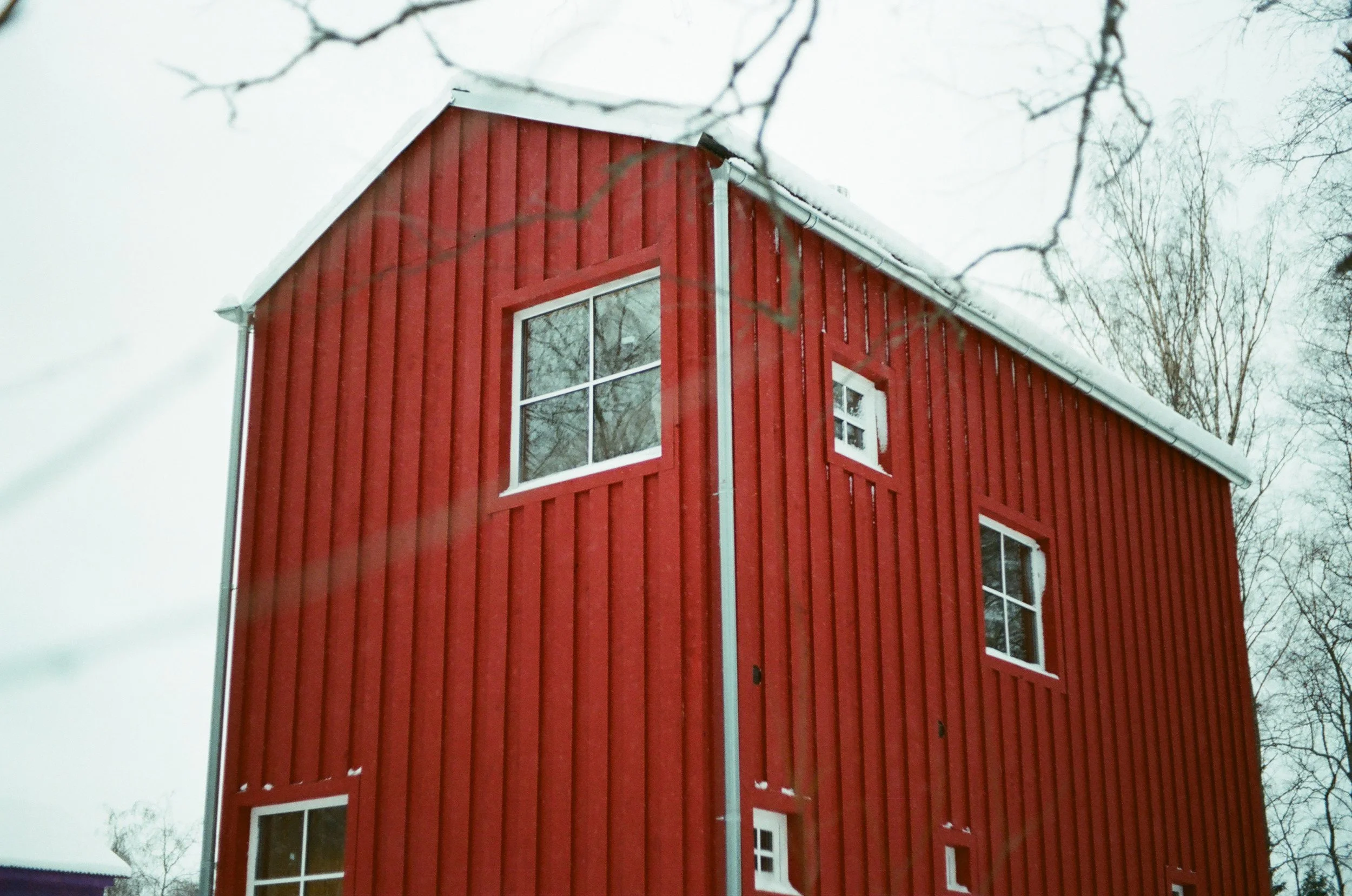 redhouse2.jpg