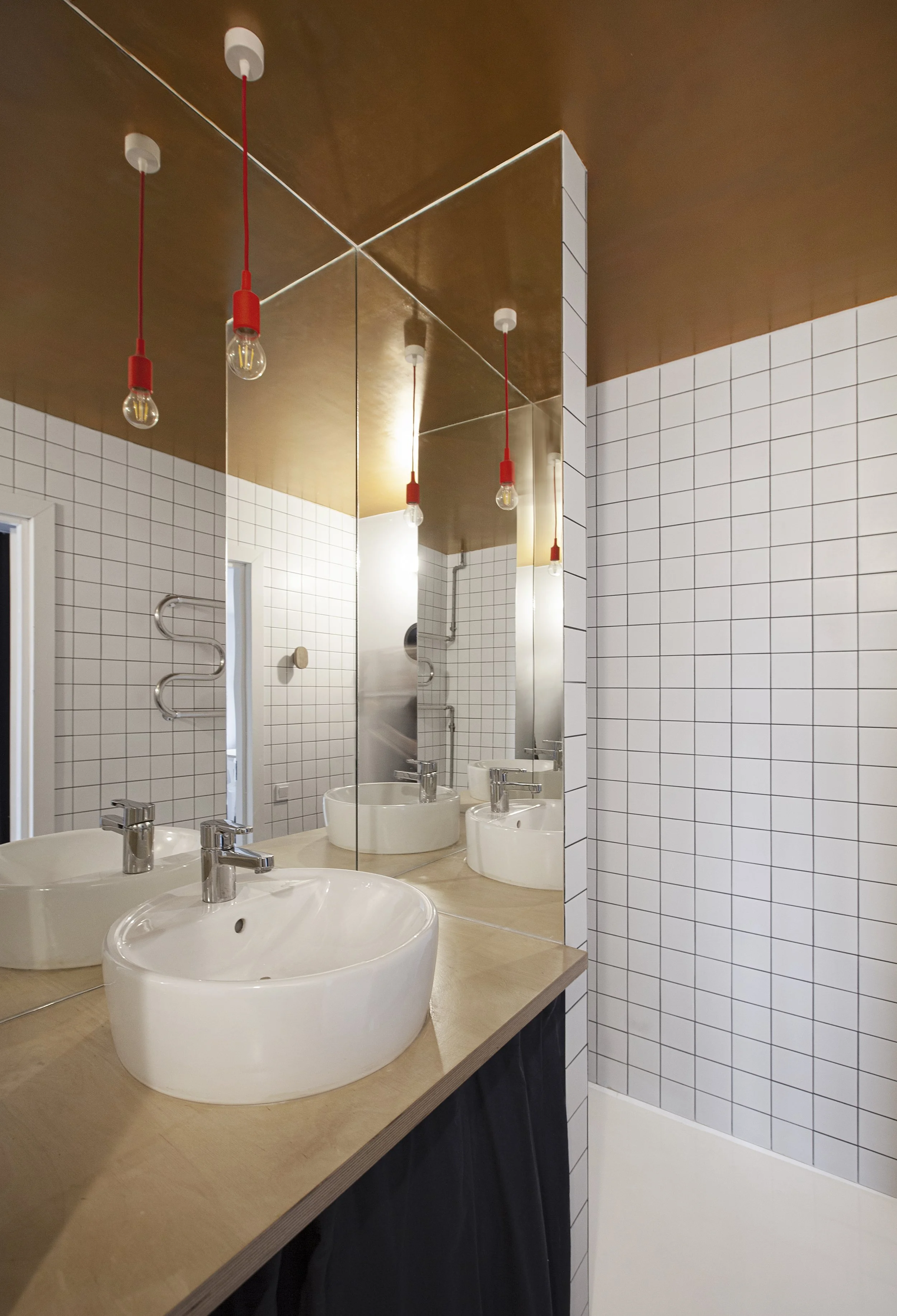 13_Anton_bathroom.jpg