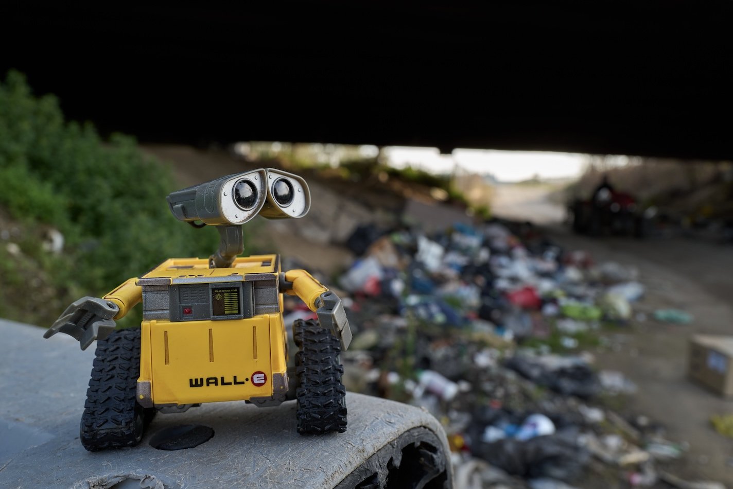 Aspettando WALL•E mentre San Ferdinando di Puglia affoga nei rifiuti