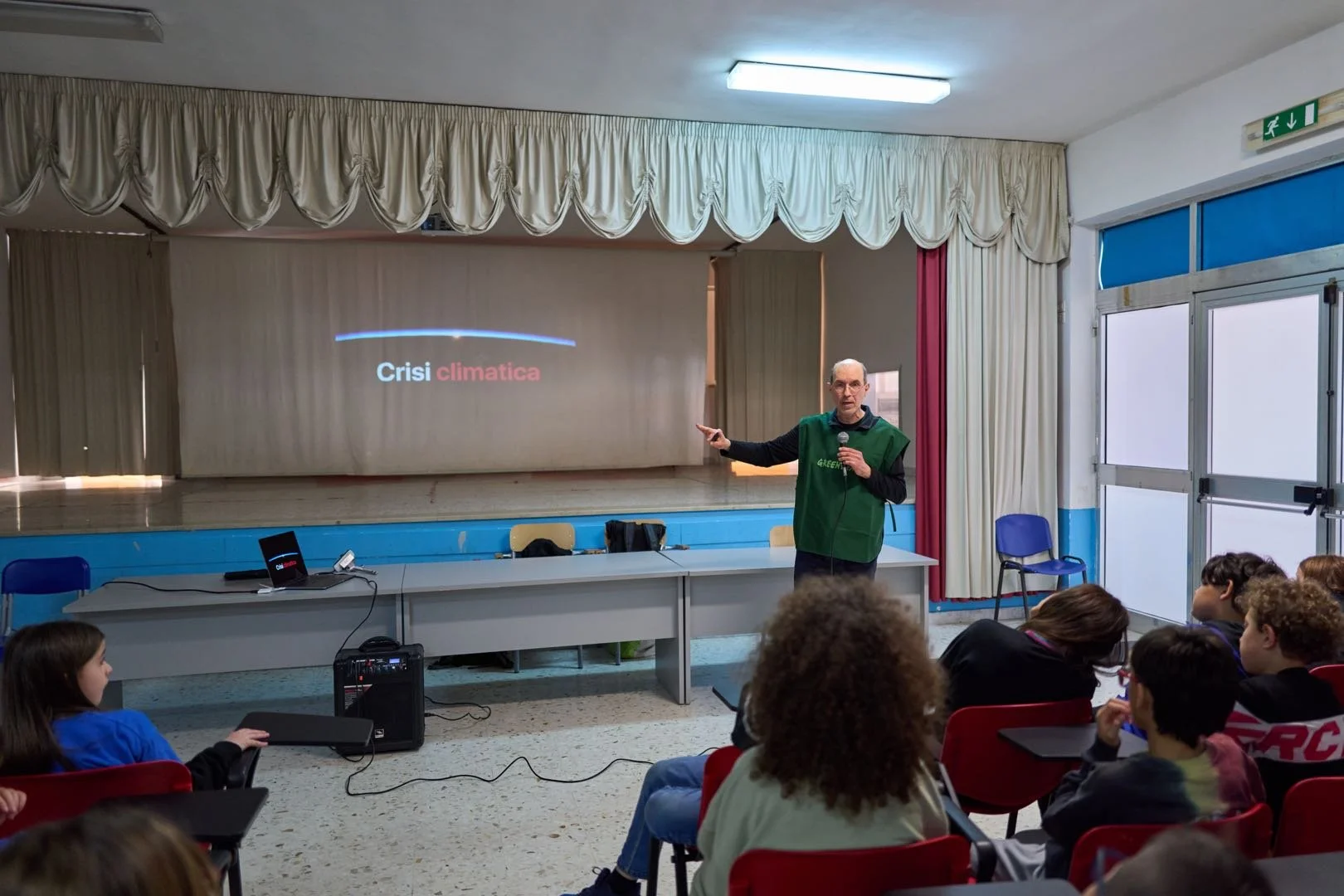 Greenpeace incontra l’Istituto Comprensivo De Amicis-Giovanni XXIII per parlare della crisi climatica