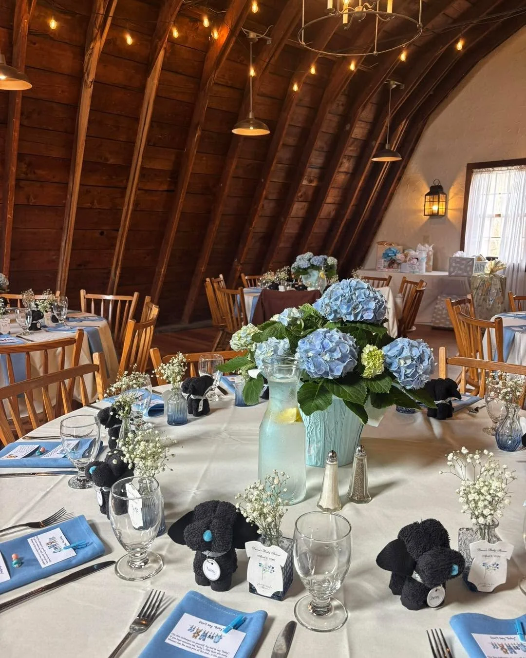 A sweet baby boy is on the way 💙

We had so much fun celebrating with Devon in the great loft for her beautiful baby shower 

Congratulation to the mama to be 🧸👶🏼