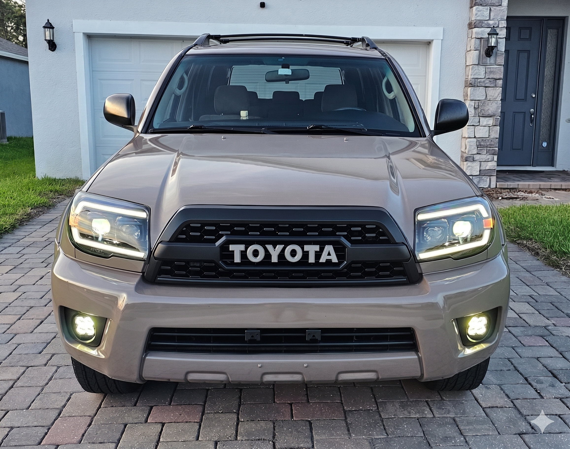 Lifted 2007 4Runner overland rig.png