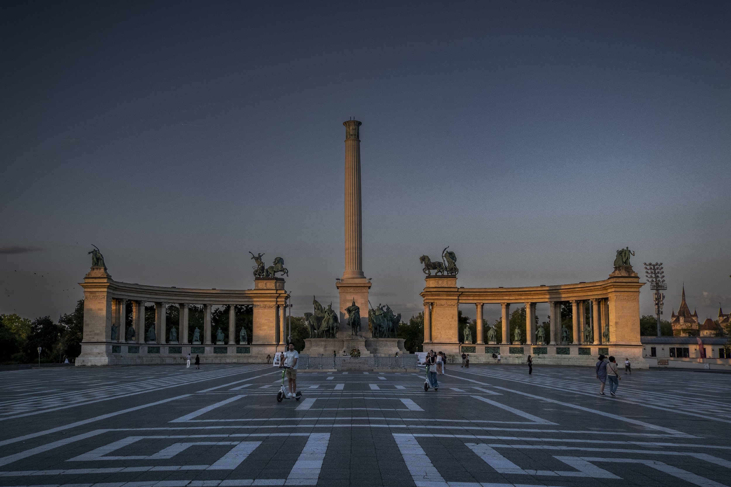 Hero's Square - 01