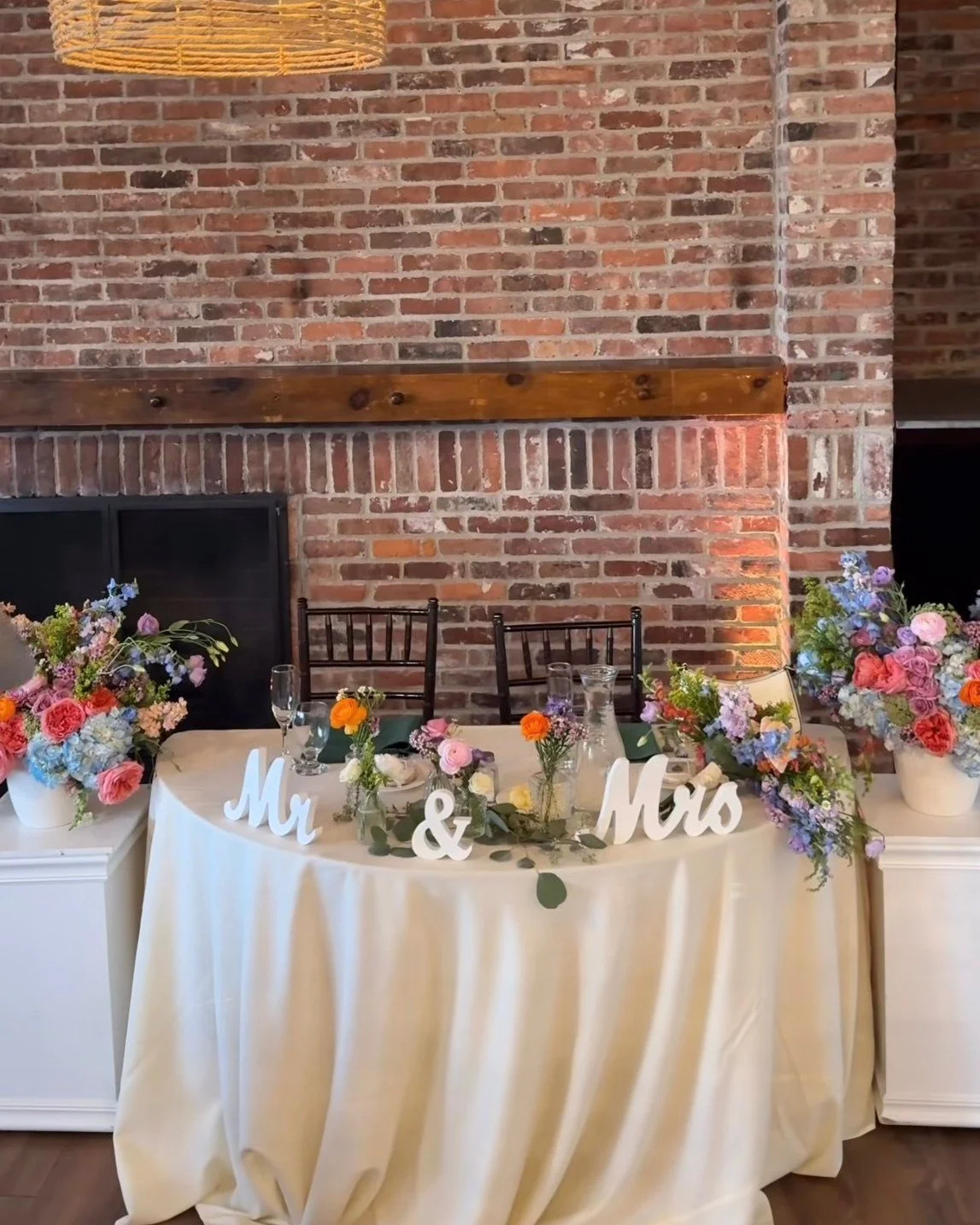 Congratulations Lauren &amp; Ricky 💐

A gorgeous late March wedding overlooking the water that kicked off our spring wedding season in the best way. We love spring weddings, and this one was full of soft colors, fresh blooms, and sweet moments 🌸🌊

