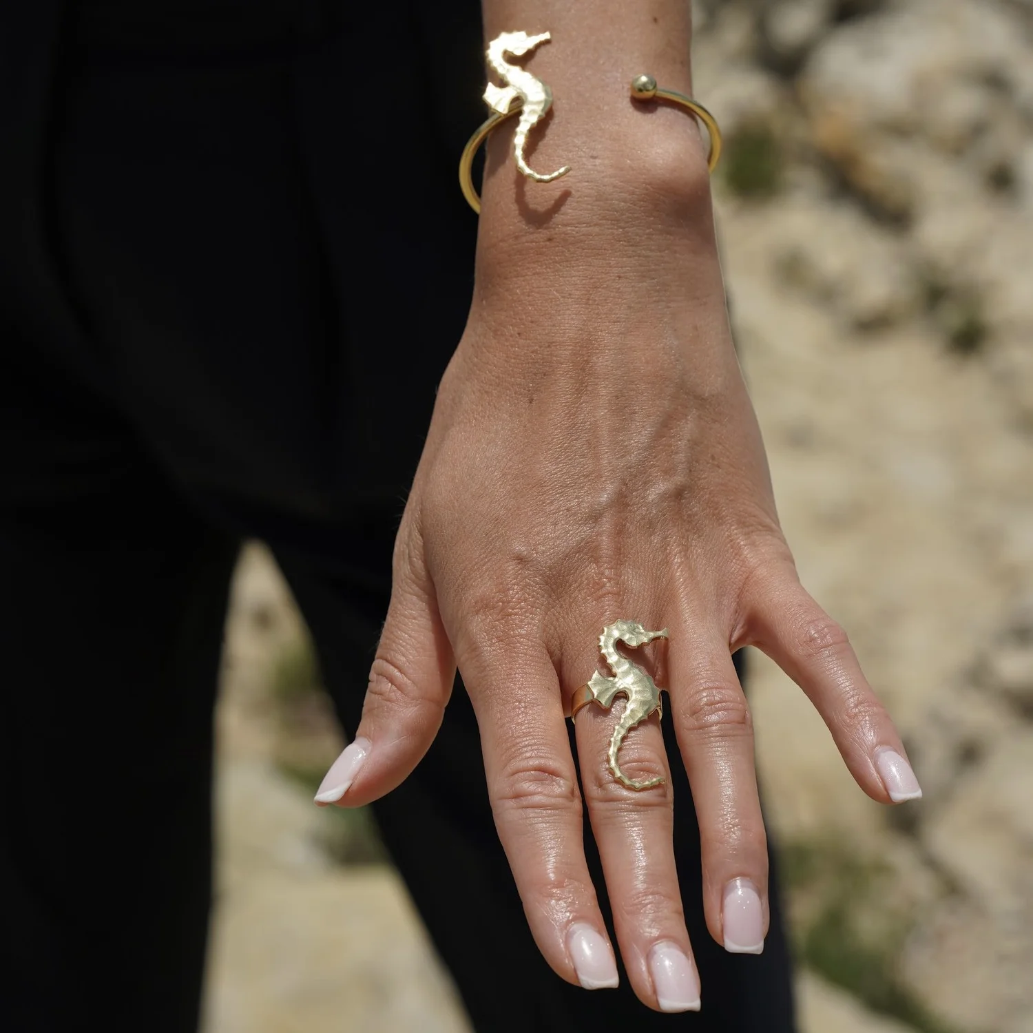 Ensemble de 3 étuis de couteaux en perles Sioux Tribe : cuir suédé