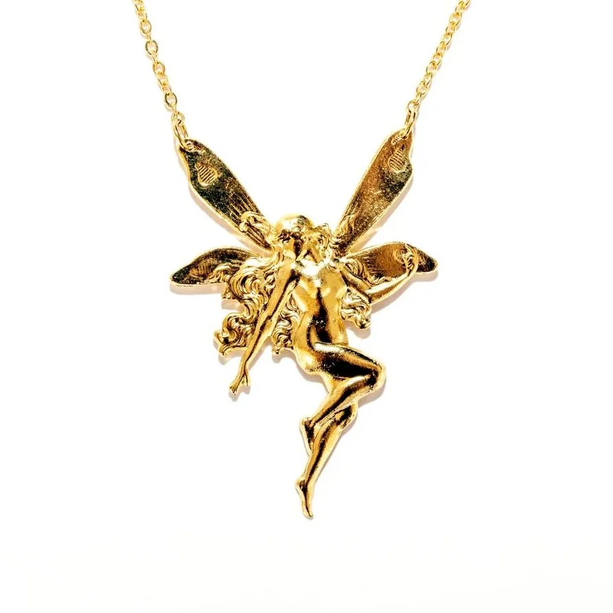 Collier fée en vol, motif ailes déployées en laiton doré à l’or fin 24 carats