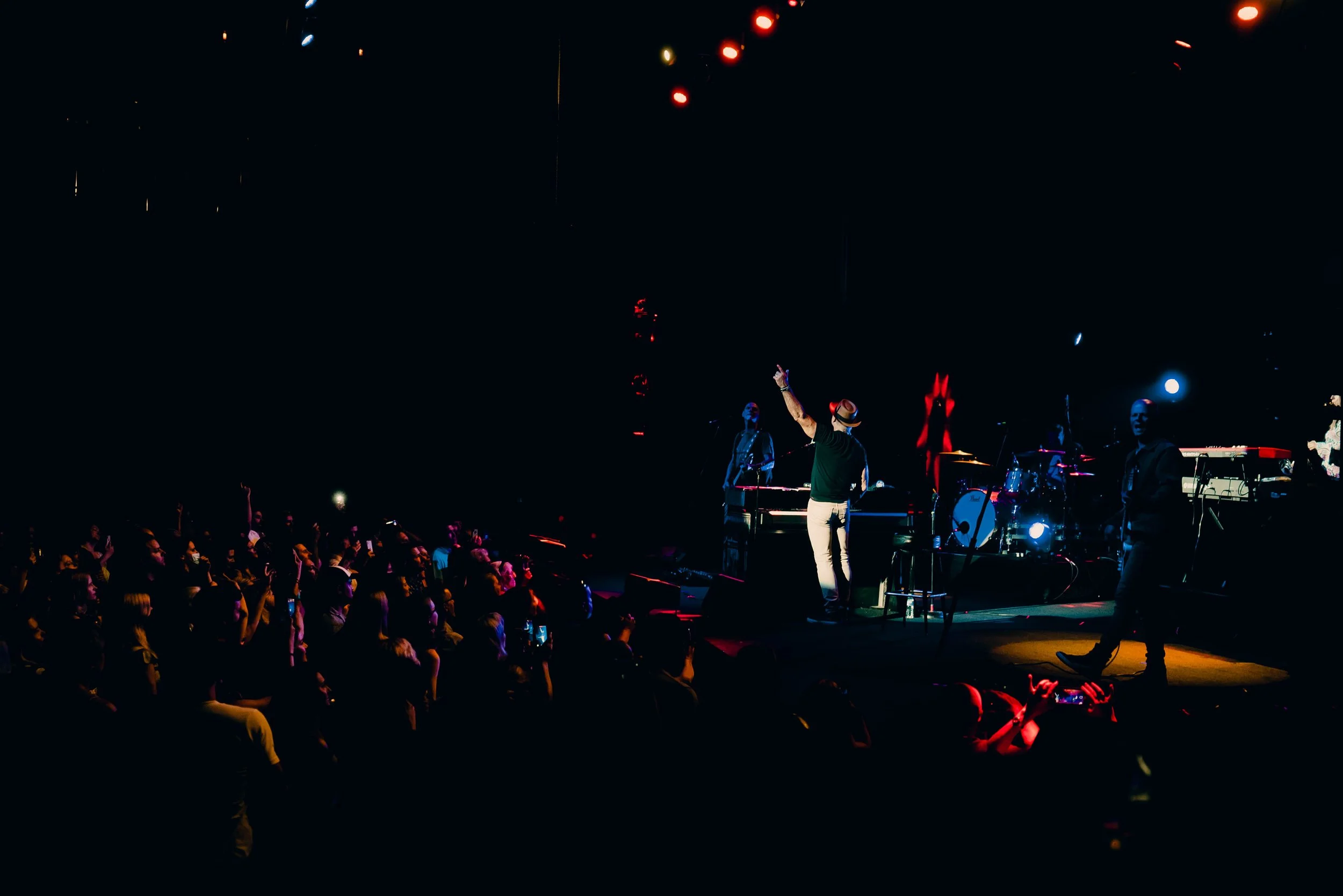 Official Phil Vassar Website