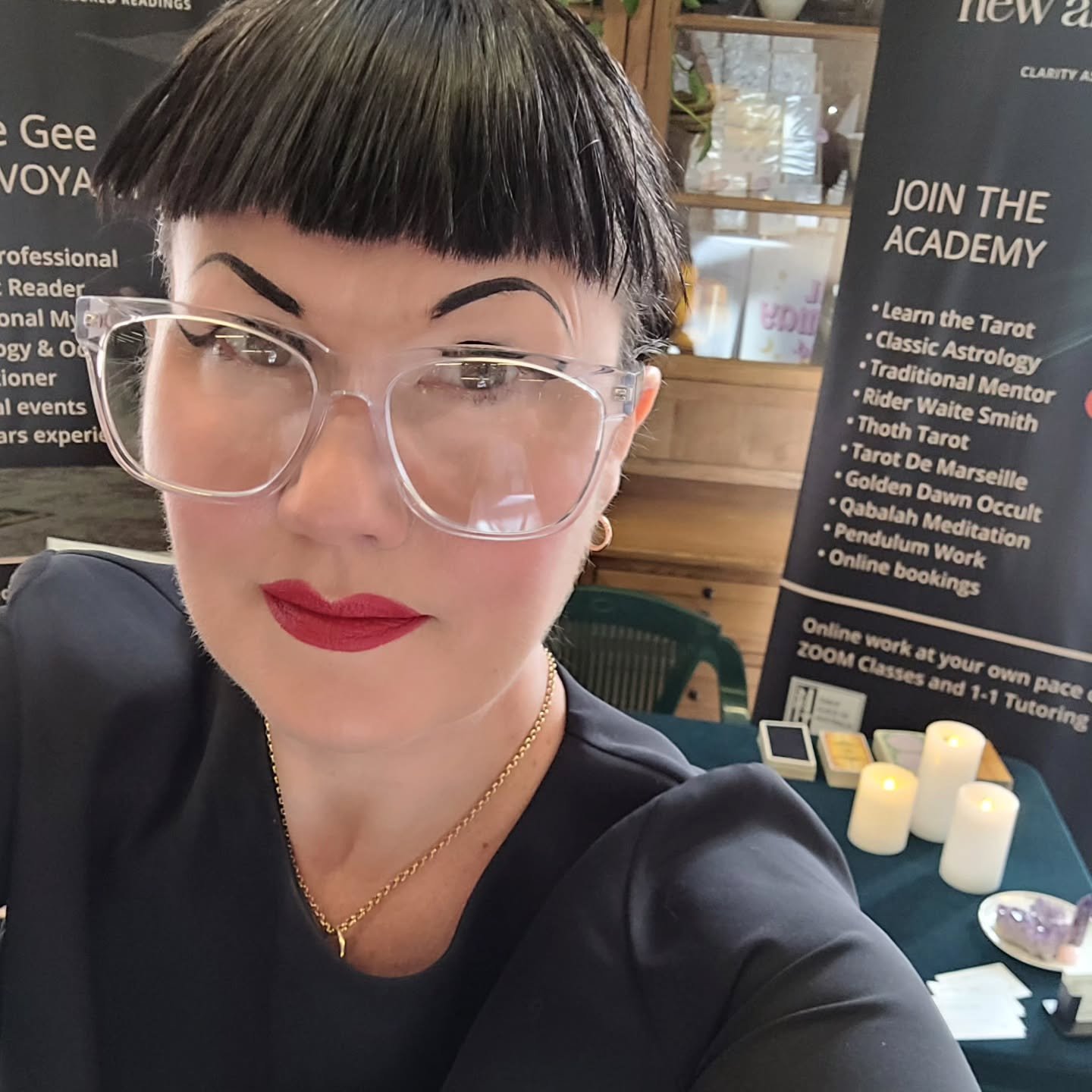 Thank you for your support and readings today at @piccadillymkt huge sold out show. Lovely new people and great vibes! Merry Christmas Geelong! Don't forget to sign up to my website and keep in touch in 2026 ❤️🎄