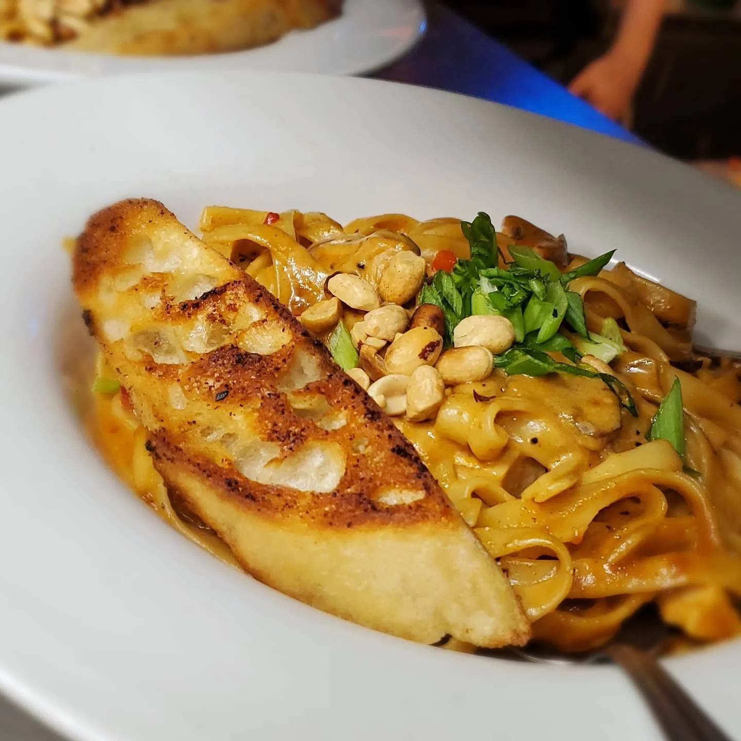 THAI CHICKEN PASTA