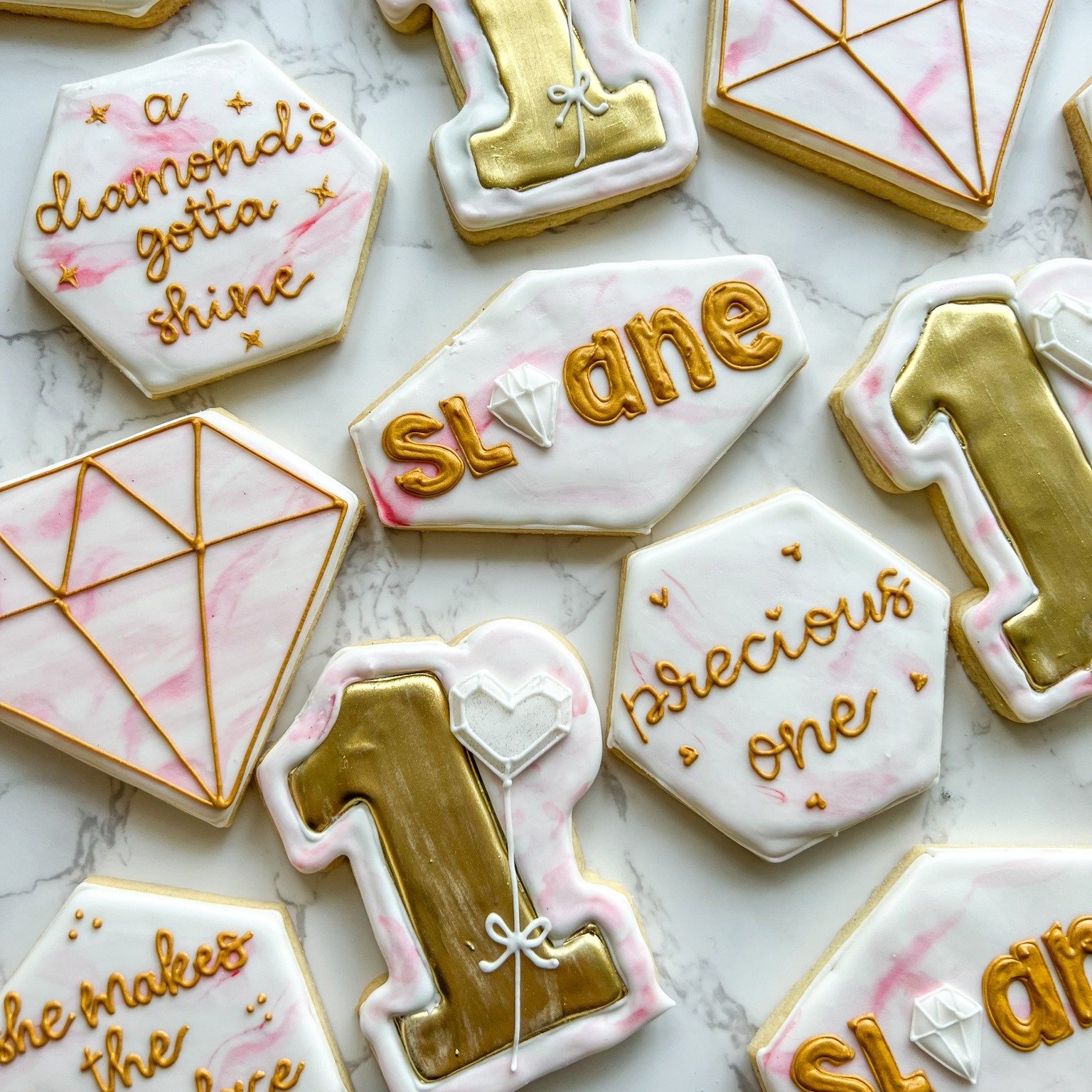 ✨ She makes the whole place shimmer! Happy birthday Sloane! ✨
&bull;
🇮🇱 My heart is always with the people of Israel 🇮🇱 #amyisraelchai #stopjewhate #bringthemhome
&bull;
#Sweetsbymichelle #sweets #desserts #cookies #customcookies #sugarcookies #s