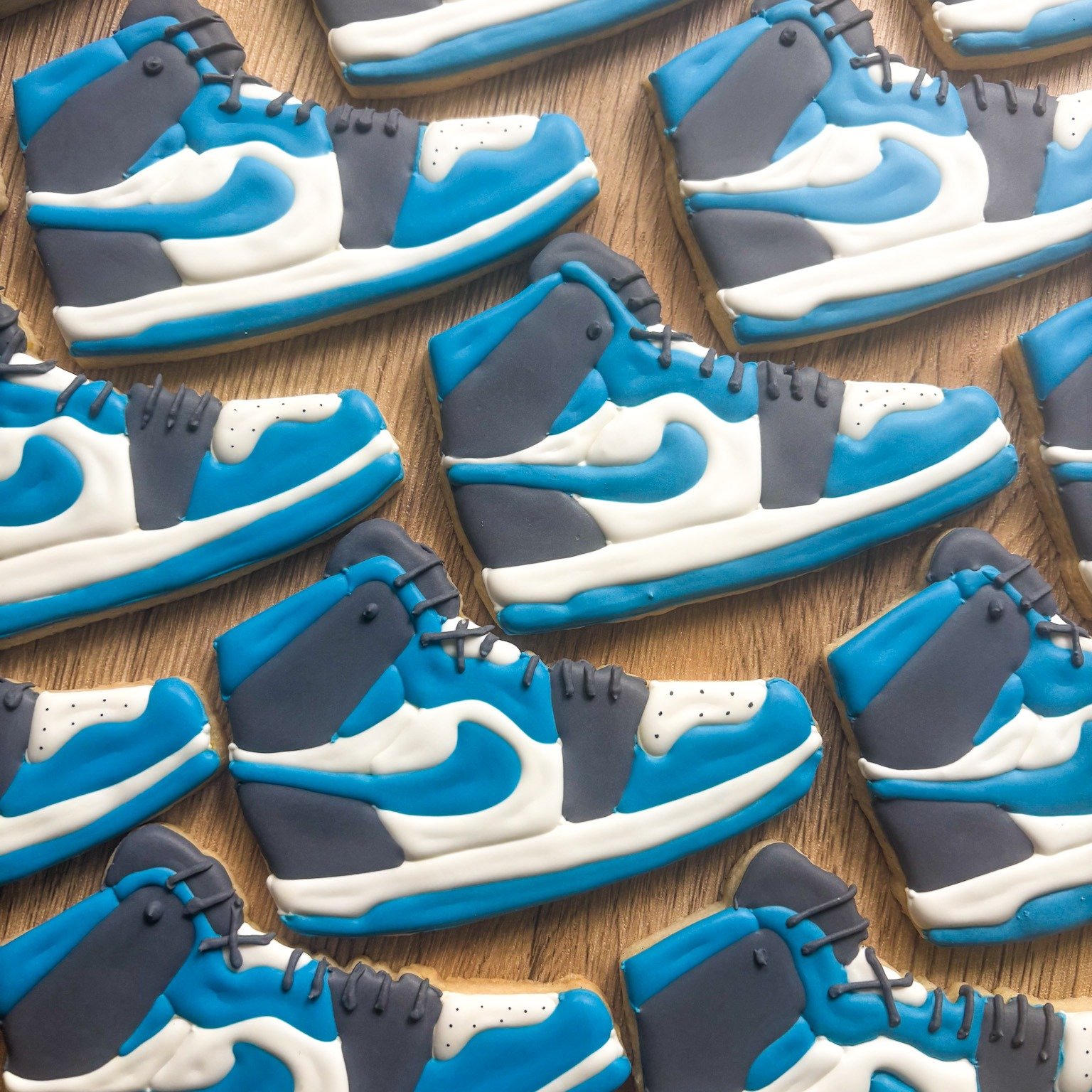 💙 &quot;Sweet Kicks&quot; takes on a whole new meaning when it's in cookie form! 💙
&bull;
🇮🇱 My heart is always with the people of Israel 🇮🇱 #amyisraelchai #stopjewhate #bringthemhome
&bull;
#Sweetsbymichelle #sweets #desserts #cookies #customc