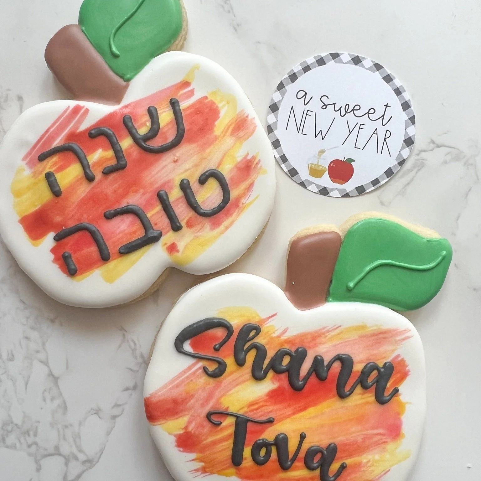 Celebrate the sweetness of the New Year with our beautifully decorated Rosh Hashanah sugar cookies and freshly baked homemade challah. Perfect for gifting, sharing at your holiday table, or treating yourself to a little extra sweetness.

📅 Pre-order