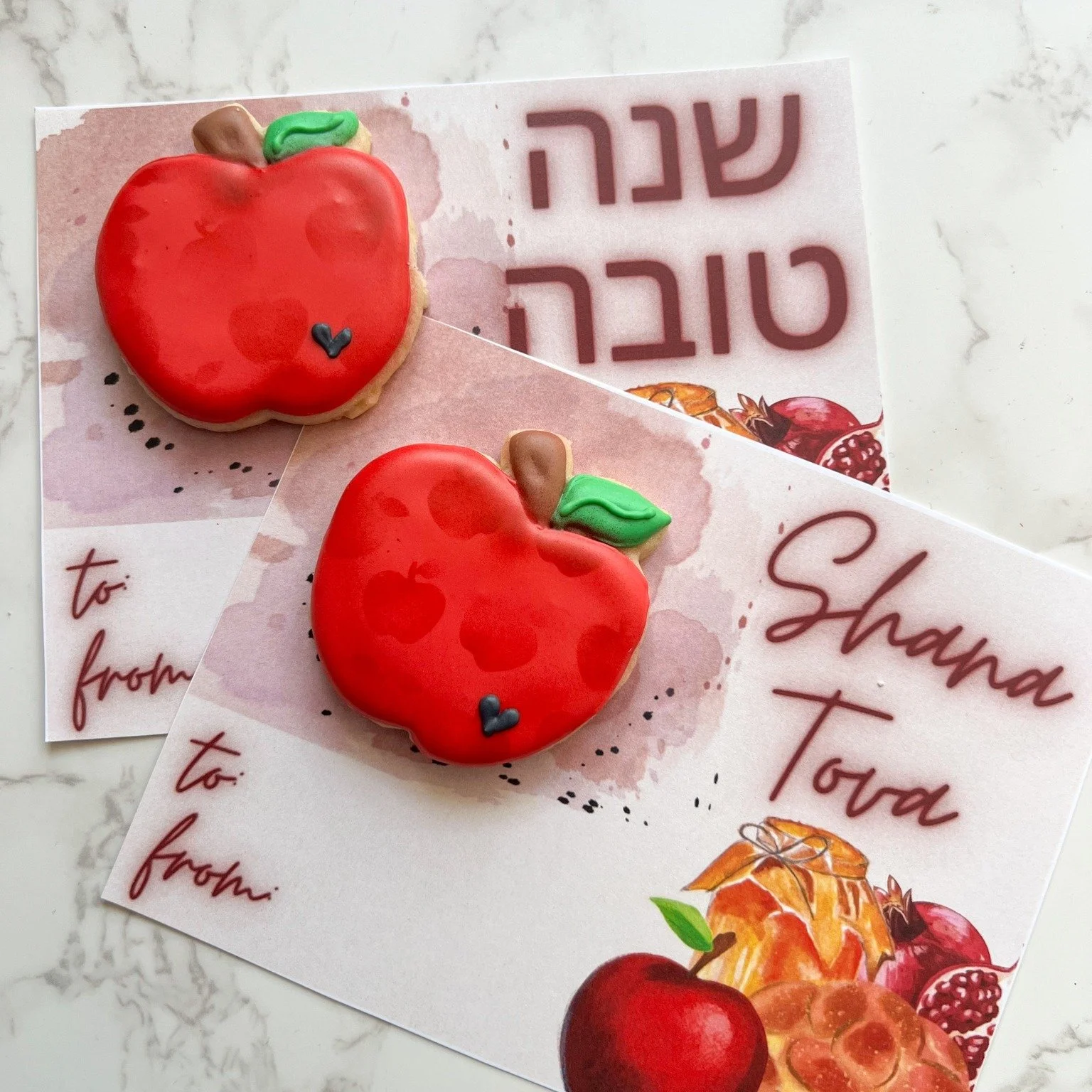 🍯🍎 Don't forget to order your treats for Rosh Hashanah! 🍎🍯
Cookie cards for teachers + loved ones, hostess gifts, Paint Your Own Cookies for kid, challah for your table + placecard cookies-the options are endless!
&bull;
follow the link in my bio