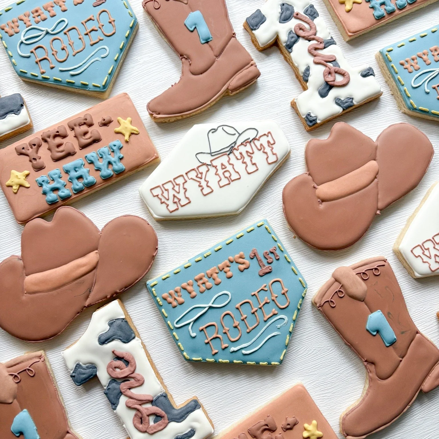 🤠🐴 It&rsquo;s this little buckaroo&rsquo;s First Rodeo! 🐴🤠

We&rsquo;re wrangling up some sweetness with this First Rodeo themed decorated sugar cookie set! Featuring cowboy hats, boots, bandanas, lassos, and the cutest little &ldquo;1&rdquo;s &m