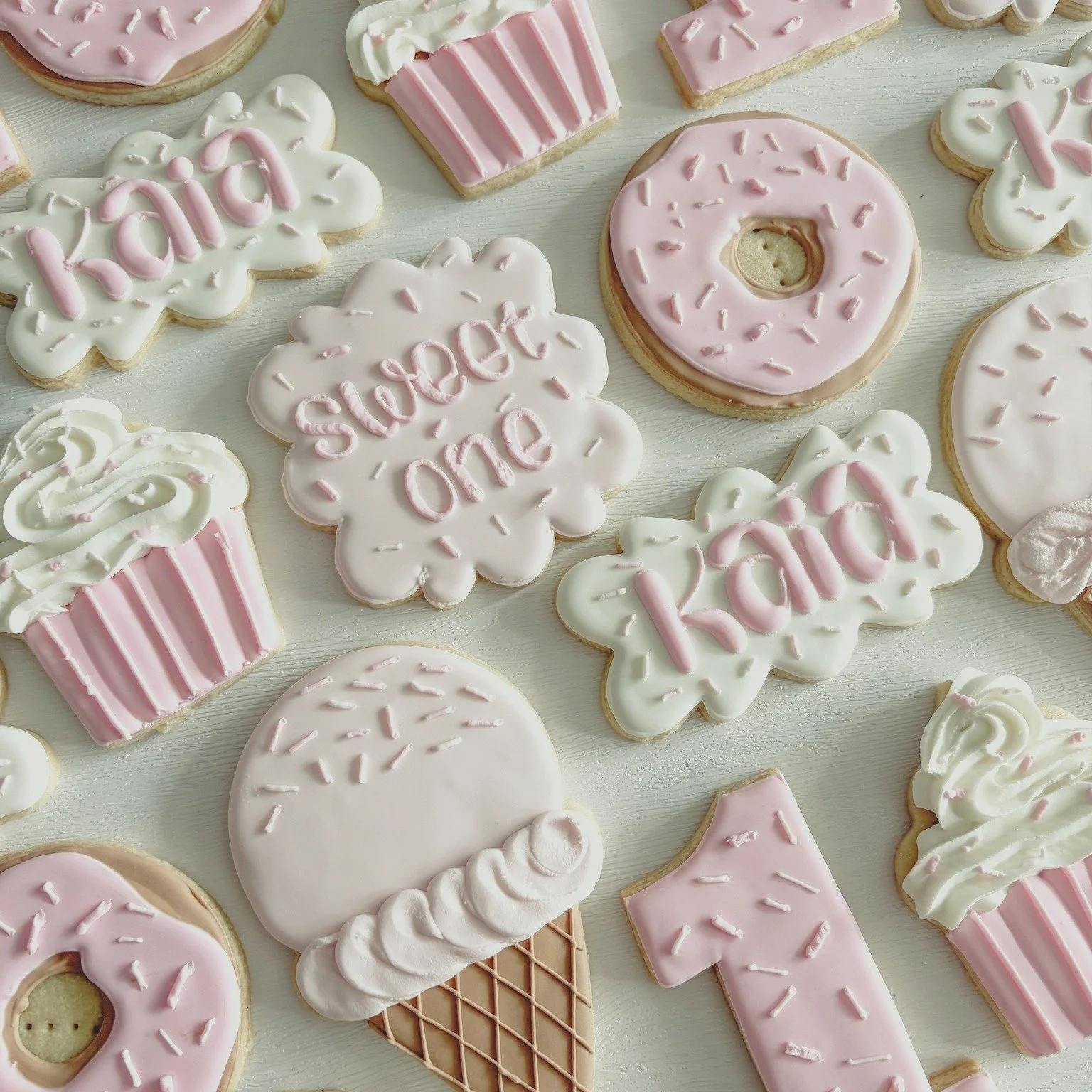 🍦🍩 It&rsquo;s a SWEET ONE! 🍩🍦

Celebrating the sweetest first birthday with an ice cream + donut themed decorated sugar cookie set! 💕 From sprinkle-covered donuts to pastel ice cream cones and adorable &ldquo;ONE&rdquo; cookies, this set is a to